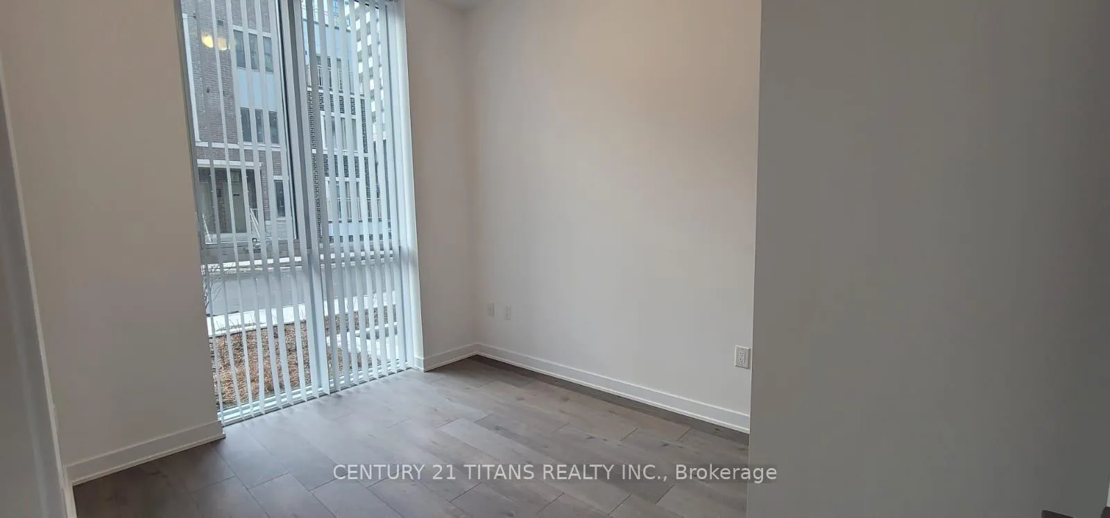 Photo 10 of Unit 103, 60 Honeycrisp Crescent, Vaughan, Vaughan Corporate Centre — HOMEH
