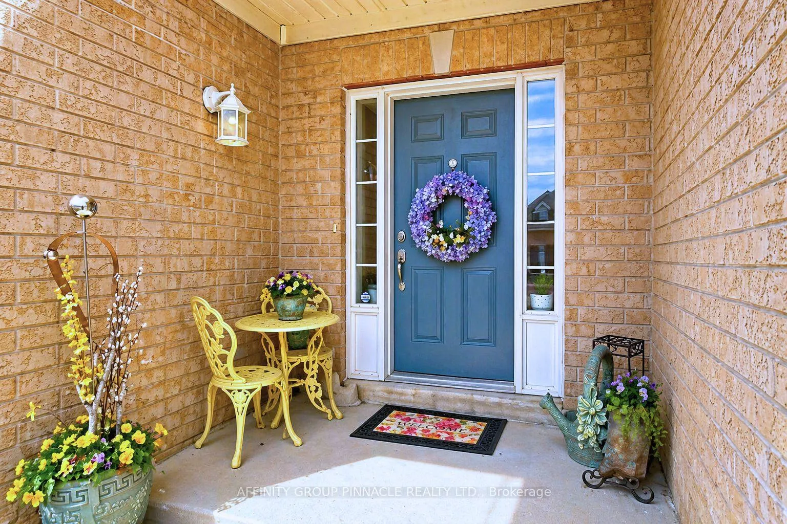 Photo 4 of 63 Ellis Crescent, Kawartha Lakes, Lindsay — HOMEH