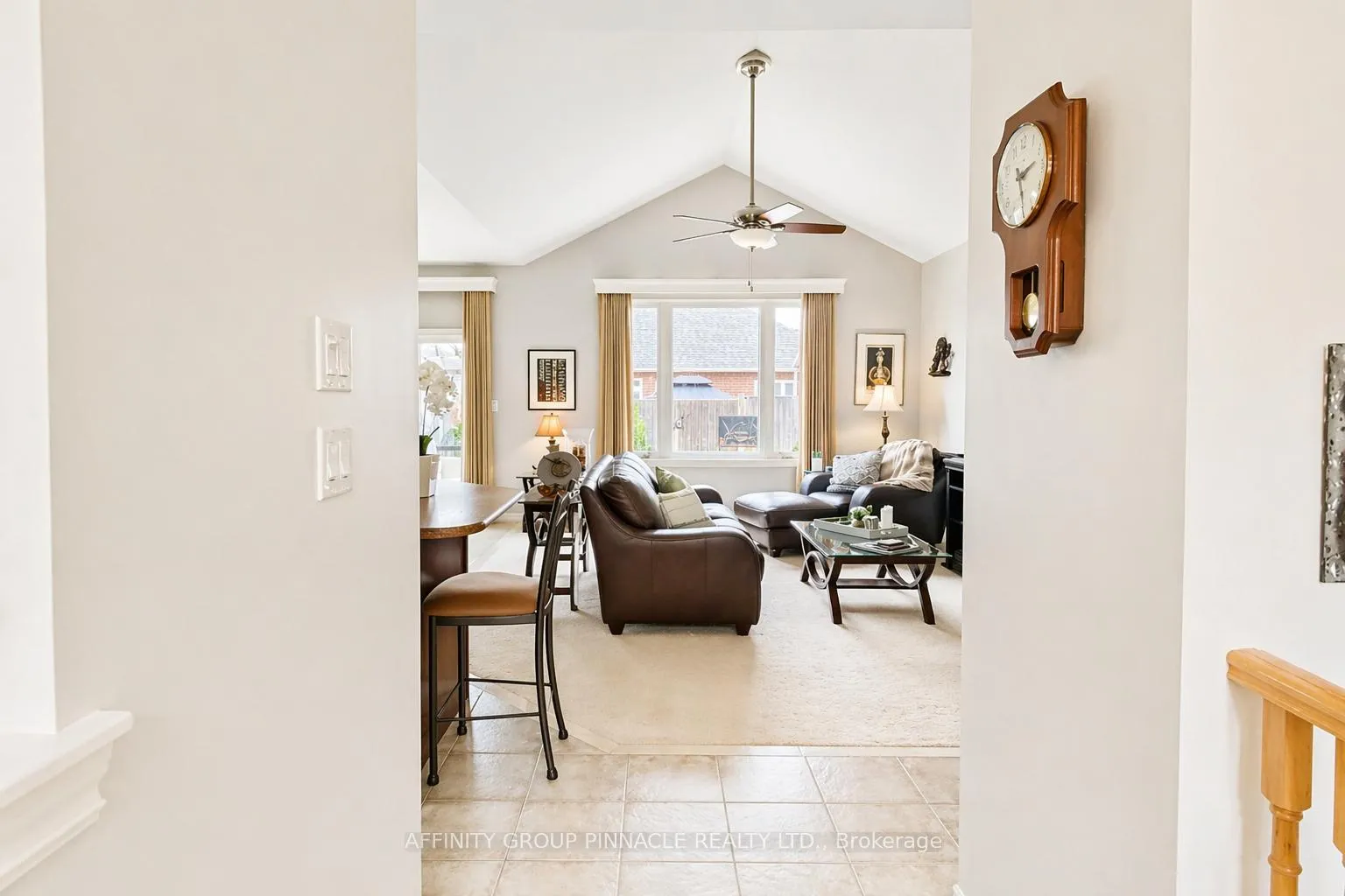 Photo 11 of 63 Ellis Crescent, Kawartha Lakes, Lindsay — HOMEH