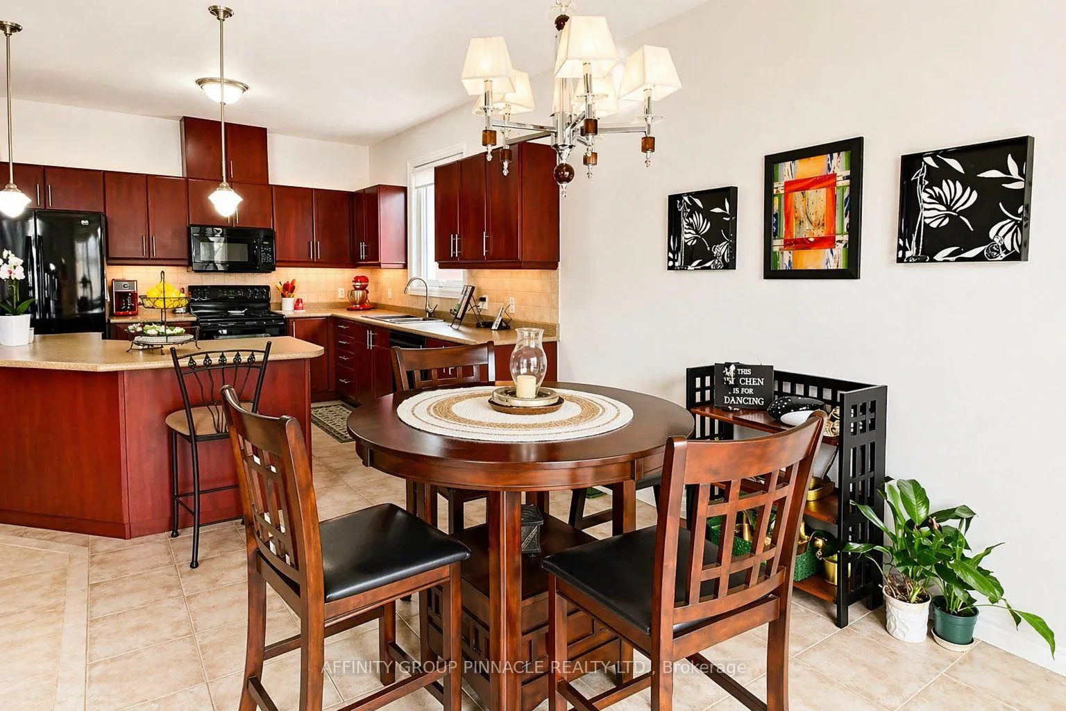 Photo 15 of 63 Ellis Crescent, Kawartha Lakes, Lindsay — HOMEH
