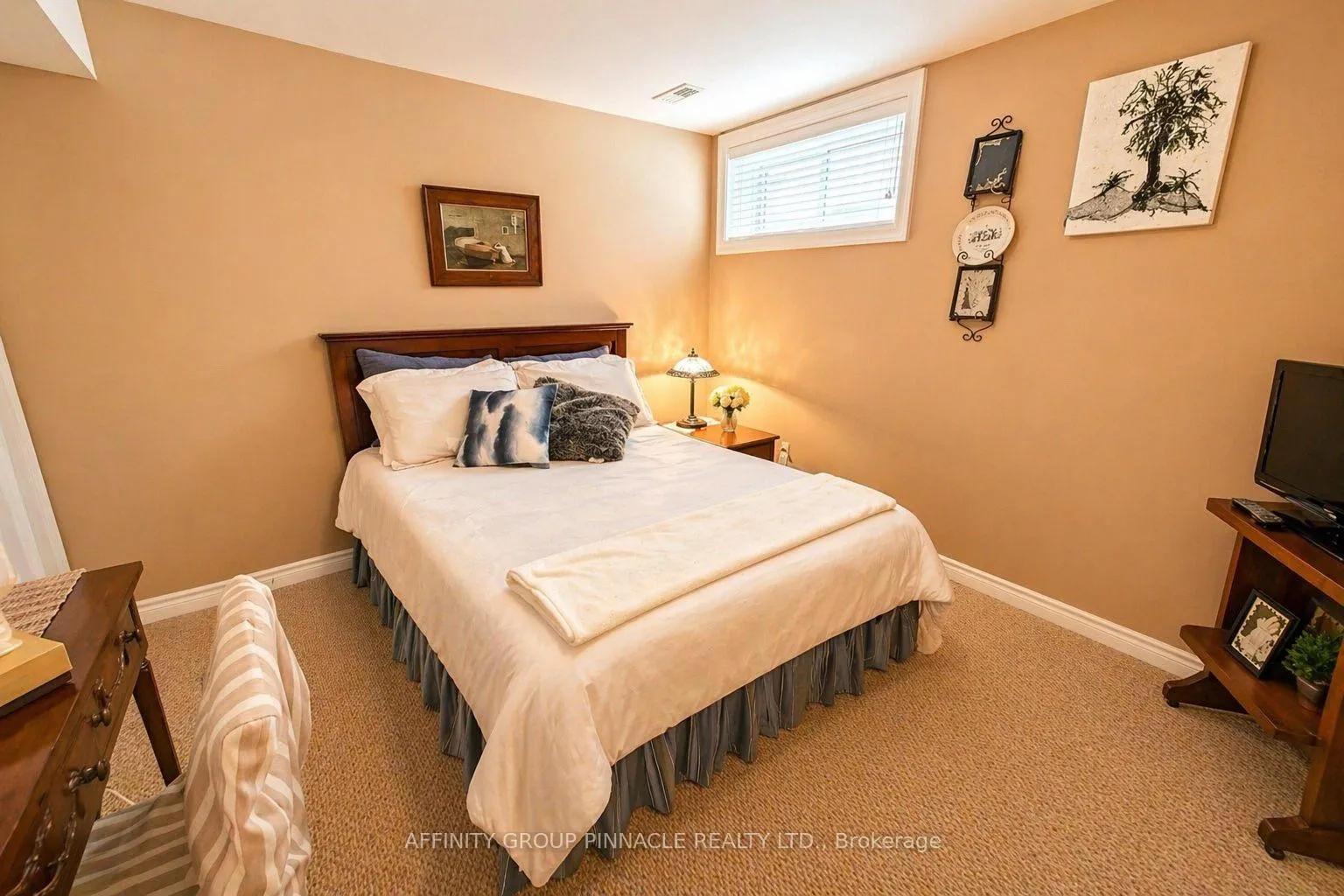 Photo 32 of 63 Ellis Crescent, Kawartha Lakes, Lindsay — HOMEH