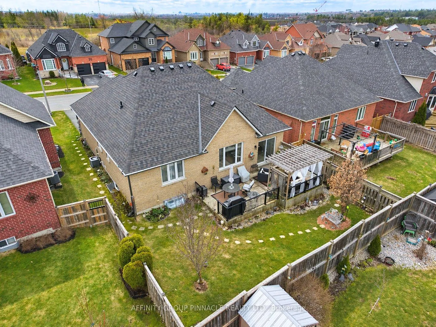 Photo 44 of 63 Ellis Crescent, Kawartha Lakes, Lindsay — HOMEH