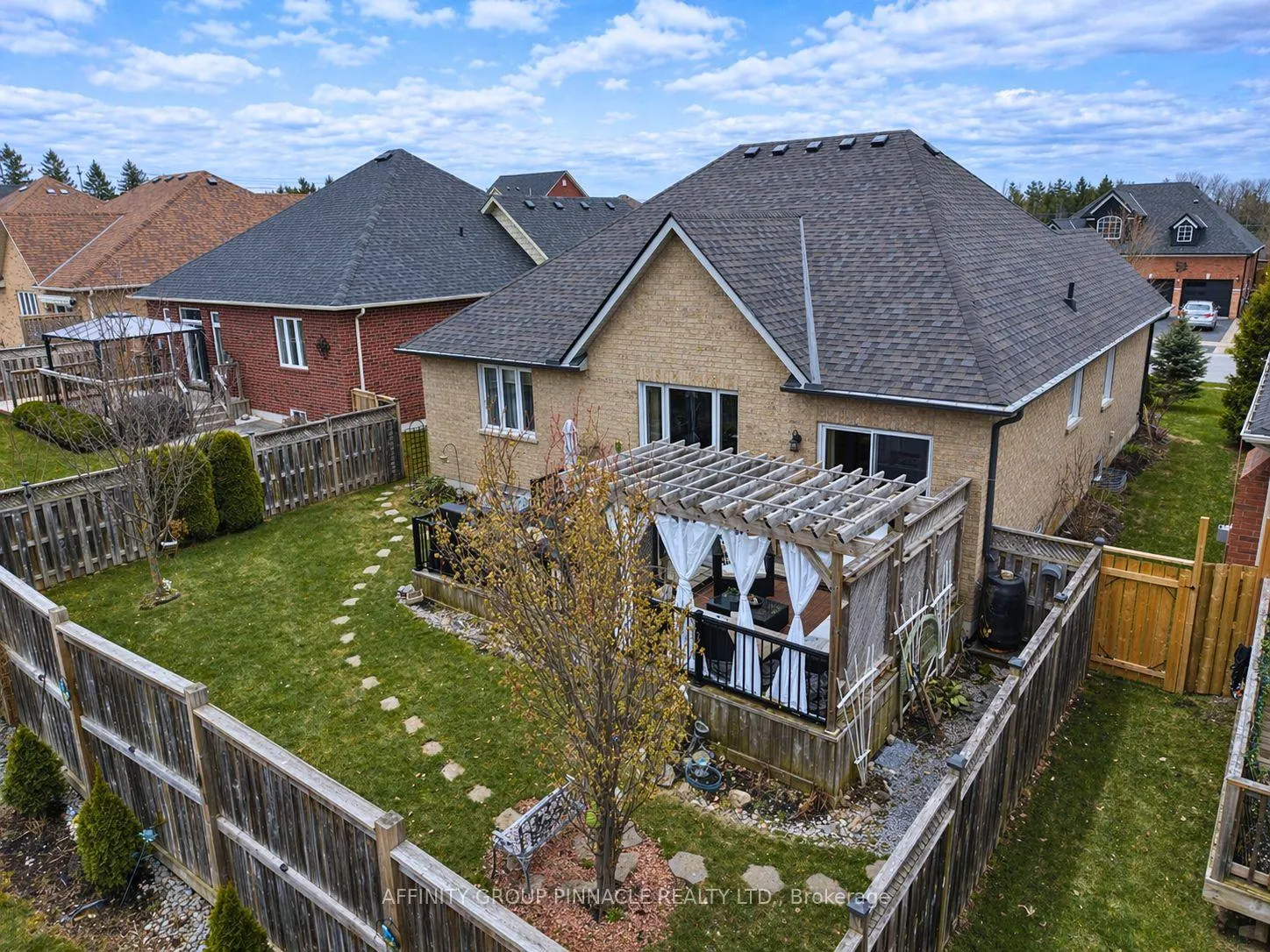 Photo 45 of 63 Ellis Crescent, Kawartha Lakes, Lindsay — HOMEH