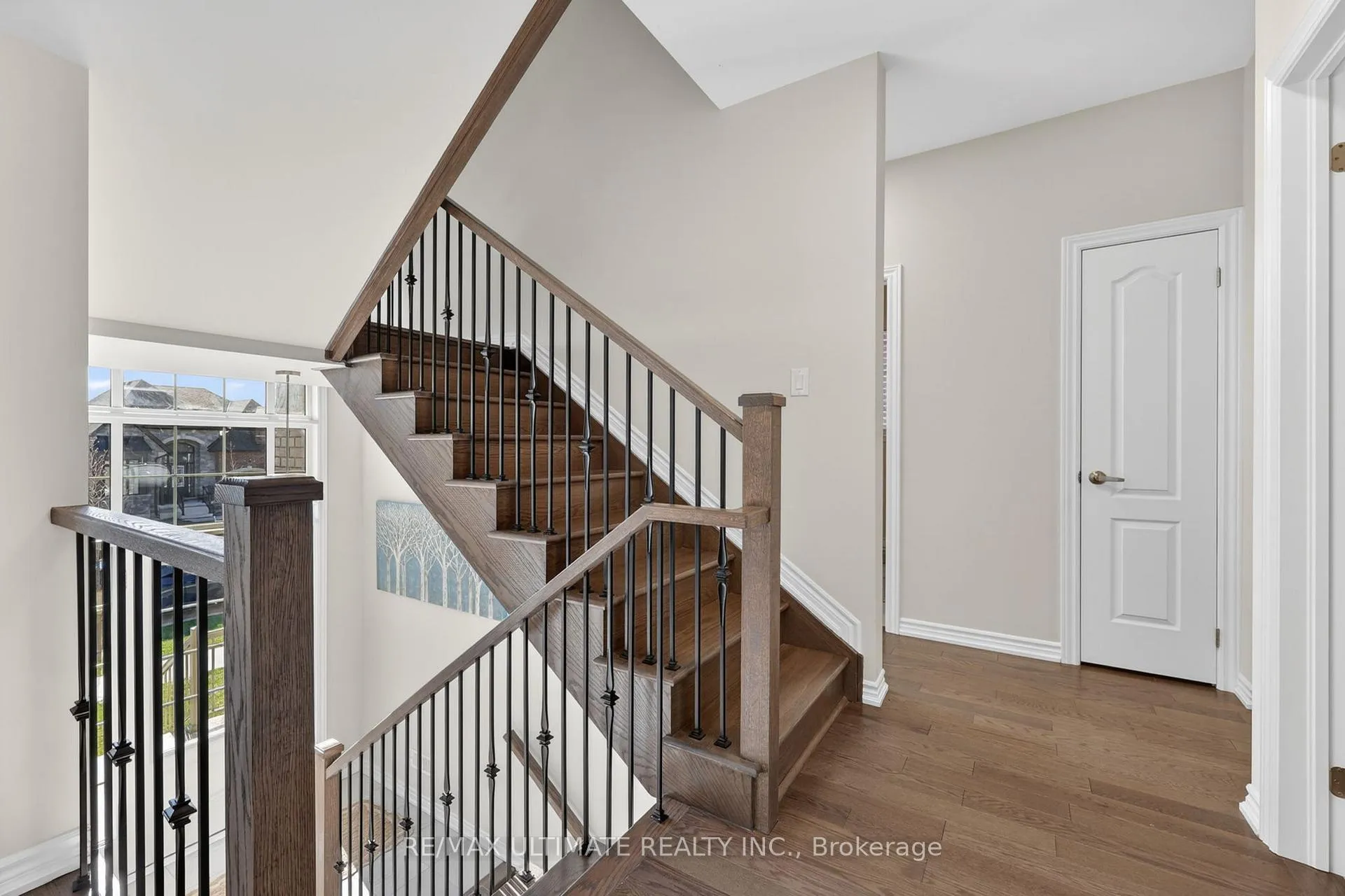Photo 3 of 2962 Monarch Drive, Orillia — HOMEH