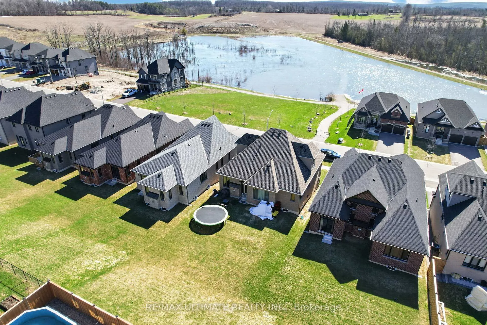 Photo 48 of 2962 Monarch Drive, Orillia — HOMEH