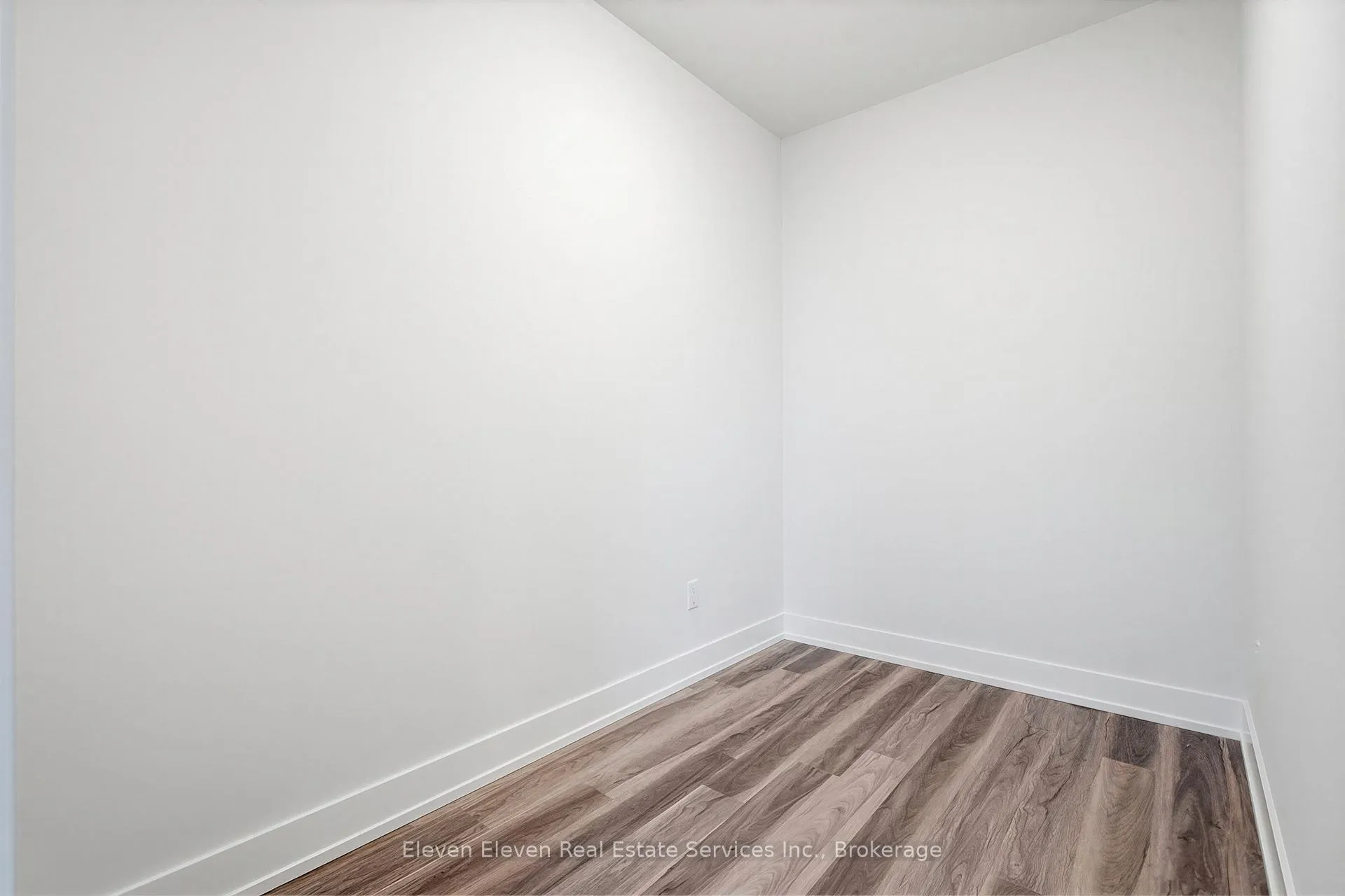 Photo 17 of Unit 220, 100 Lackner Place, Kitchener, Grand River North — HOMEH