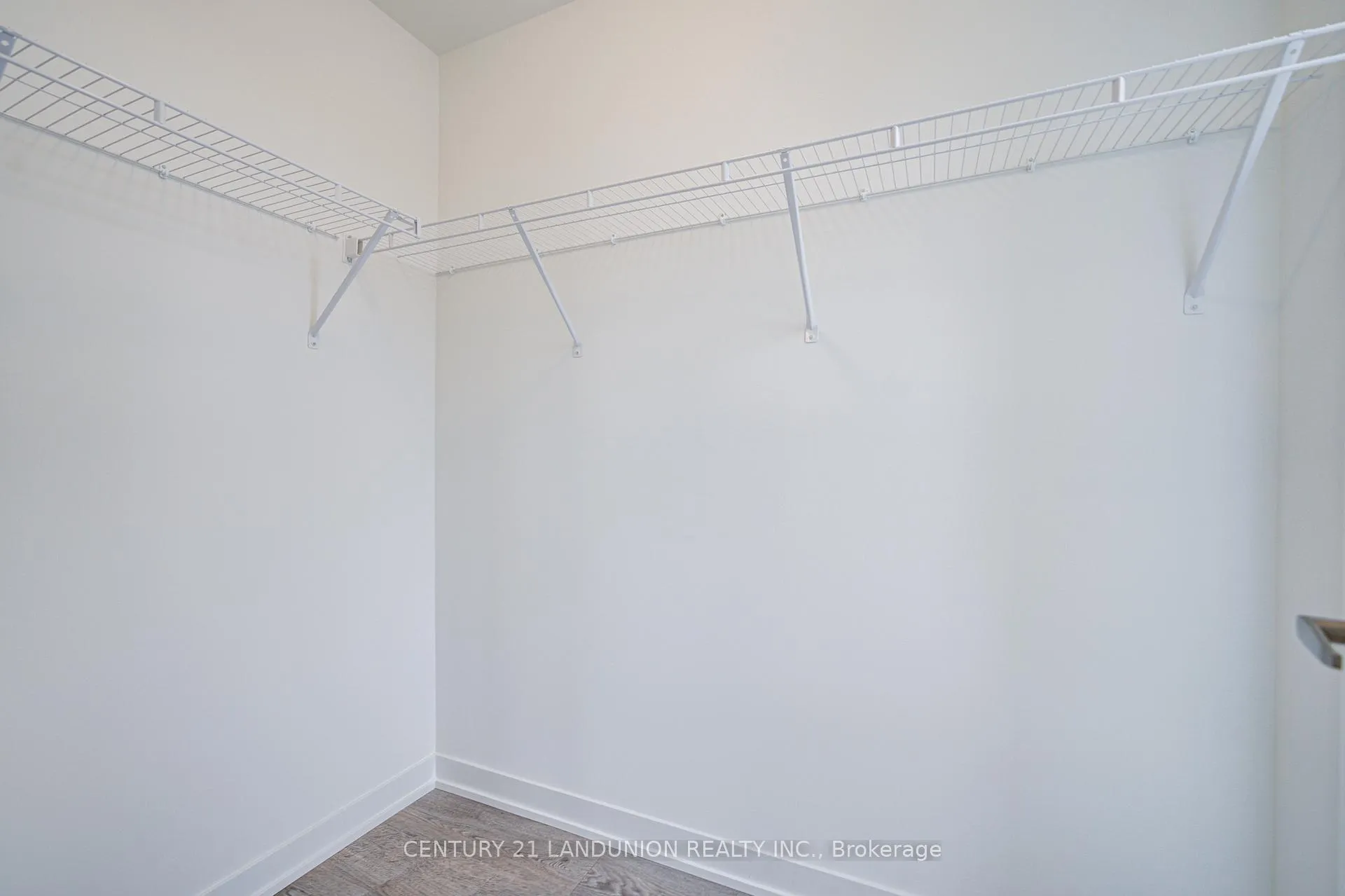 Photo 26 of 70 Turtle Island Road, Toronto, Englemount-Lawrence — HOMEH