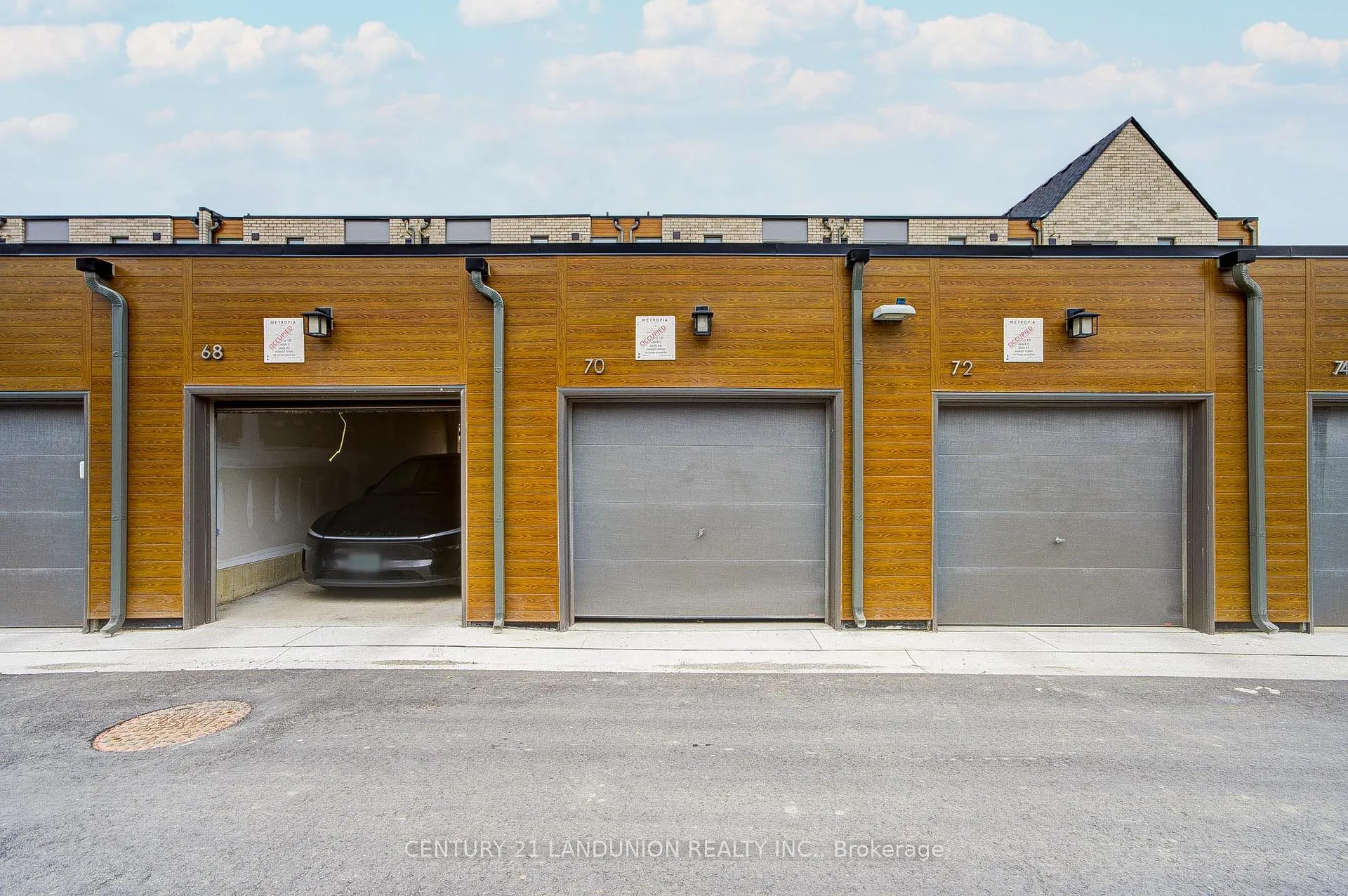 Photo 28 of 70 Turtle Island Road, Toronto, Englemount-Lawrence — HOMEH