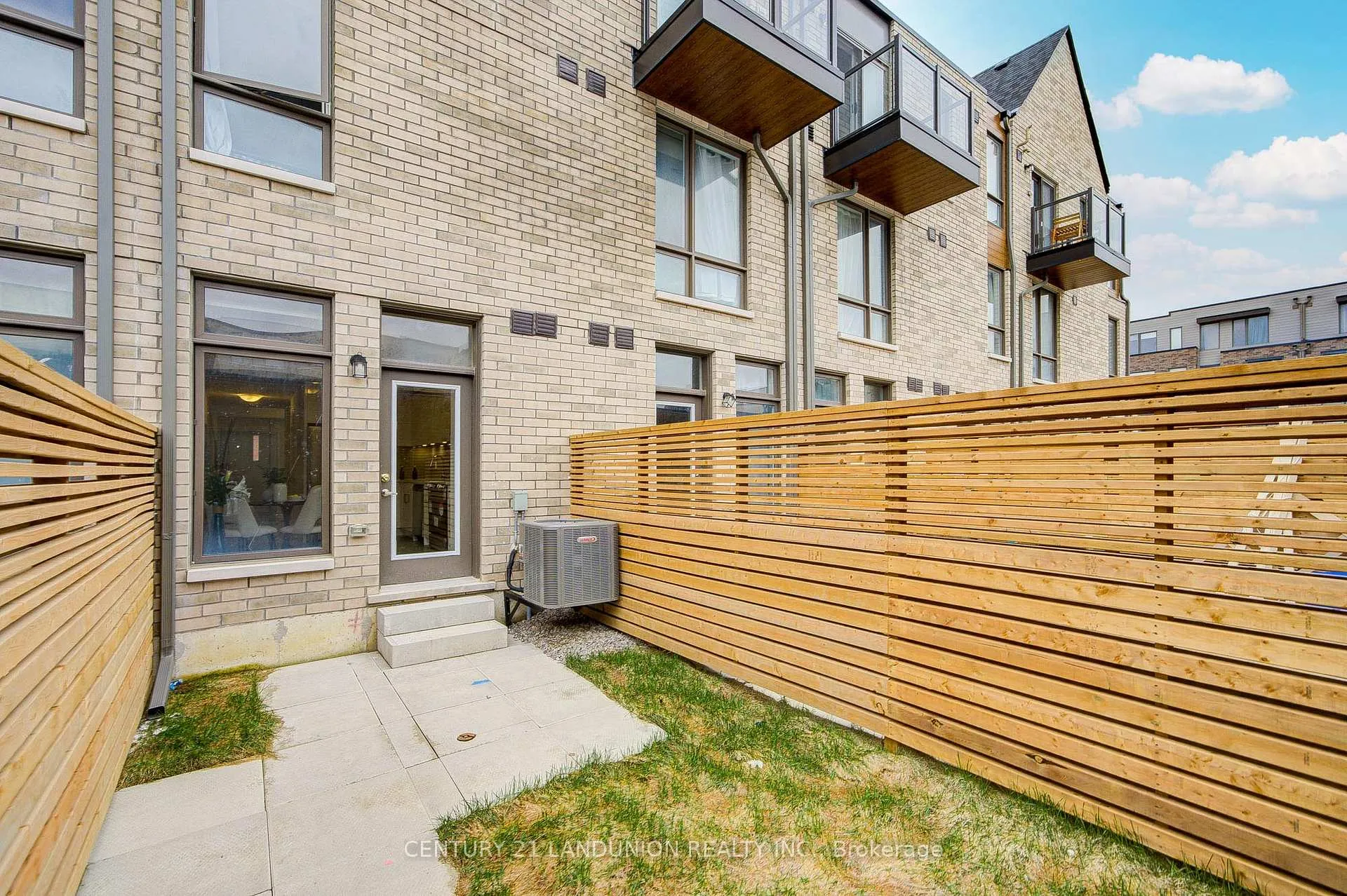 Photo 29 of 70 Turtle Island Road, Toronto, Englemount-Lawrence — HOMEH