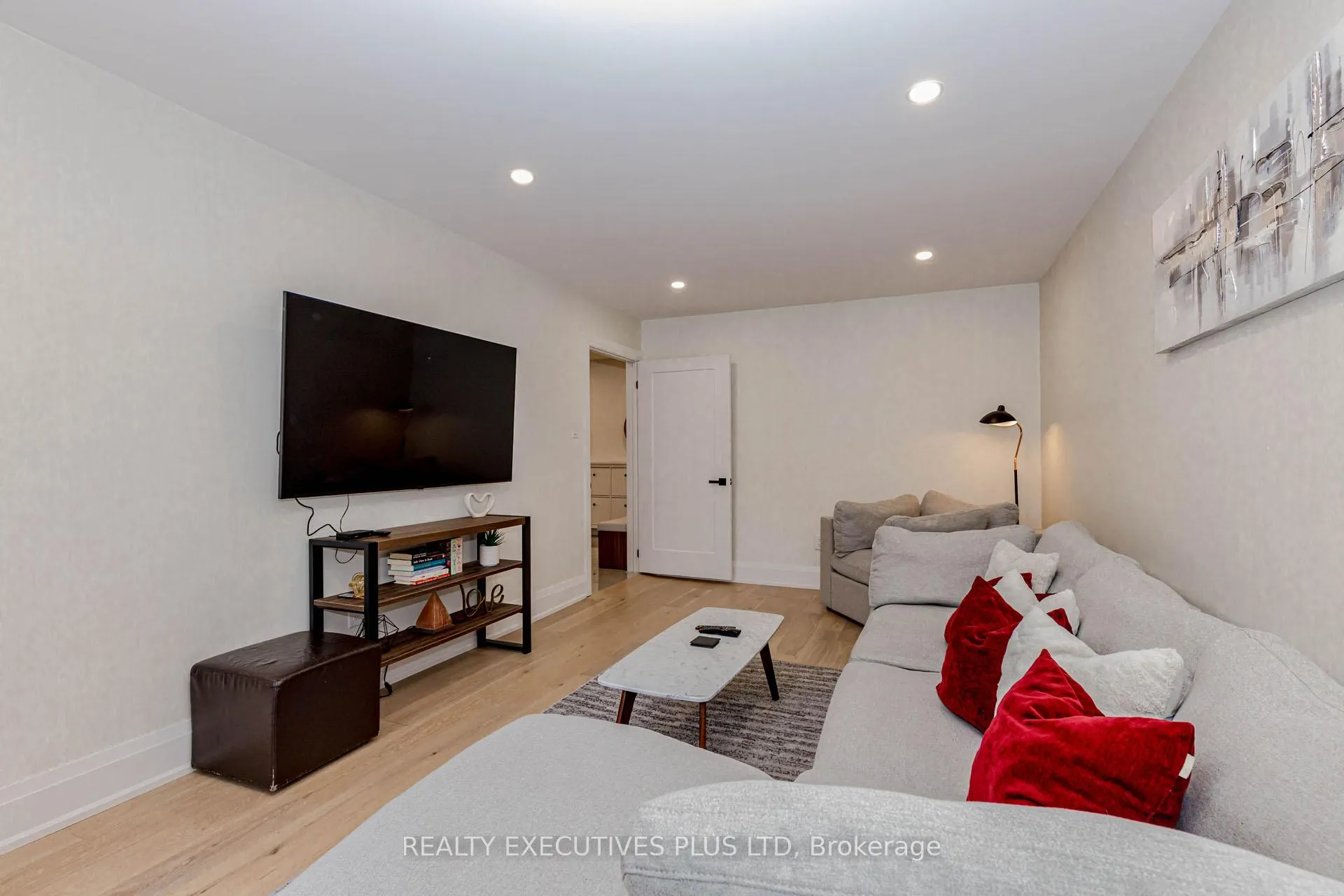 Photo 8 of 68 Leander Street, Brampton, Westgate — HOMEH