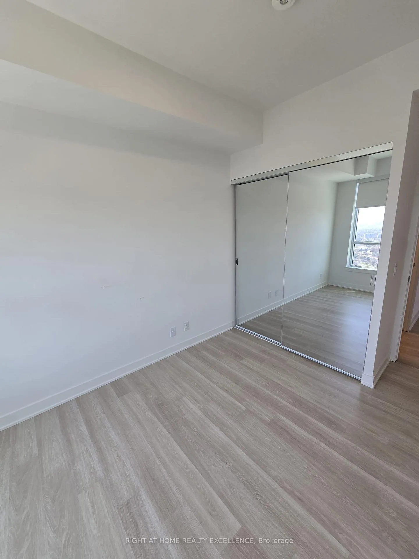 Photo 17 of Unit 3010, 30 Upper Mall Way, Vaughan, Brownridge — HOMEH