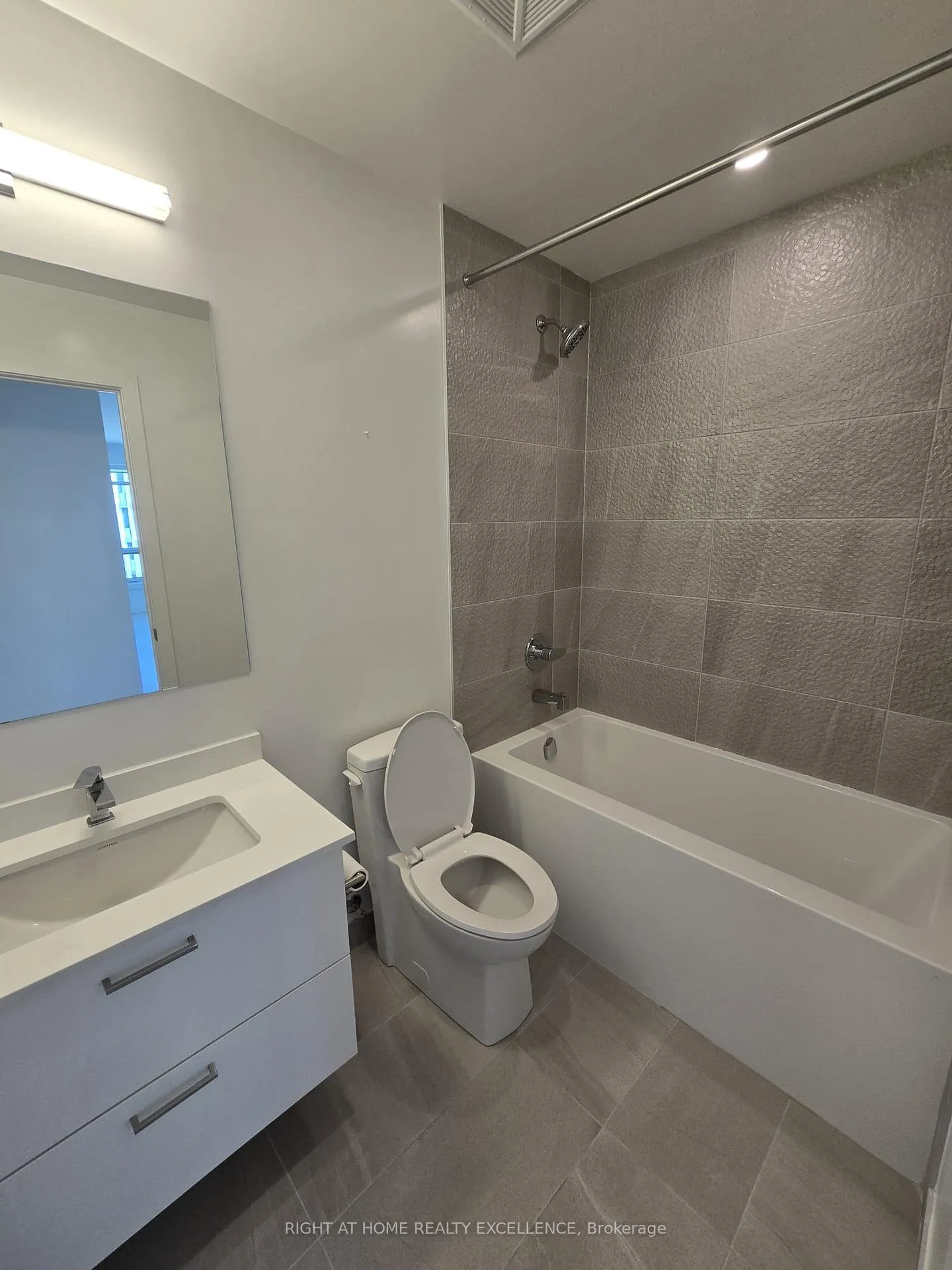 Photo 18 of Unit 3010, 30 Upper Mall Way, Vaughan, Brownridge — HOMEH