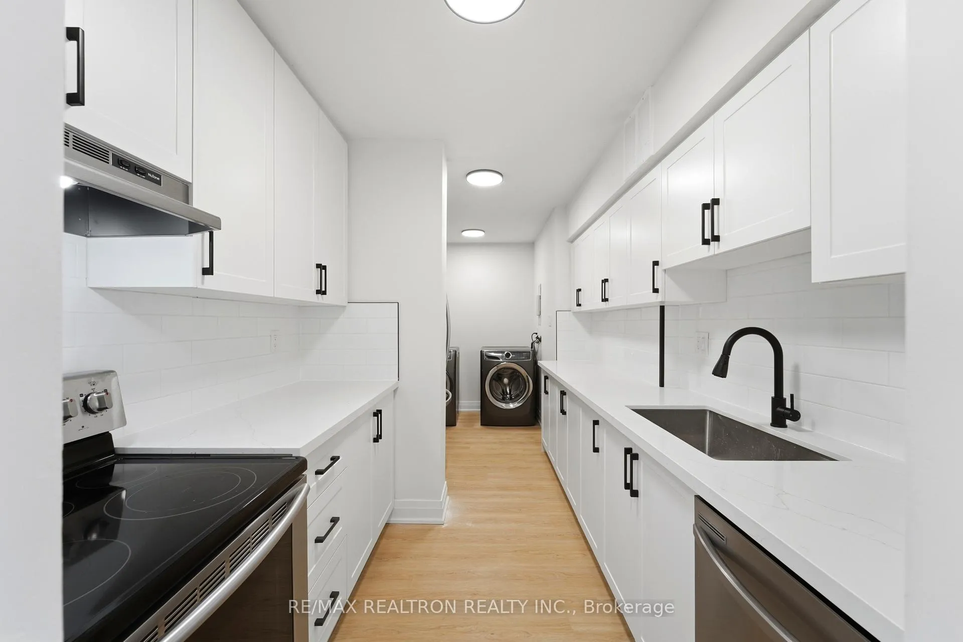 Photo 4 of Unit 1410, 370 Dixon Road, Etobicoke, Kingsview Village-The Westway — HOMEH