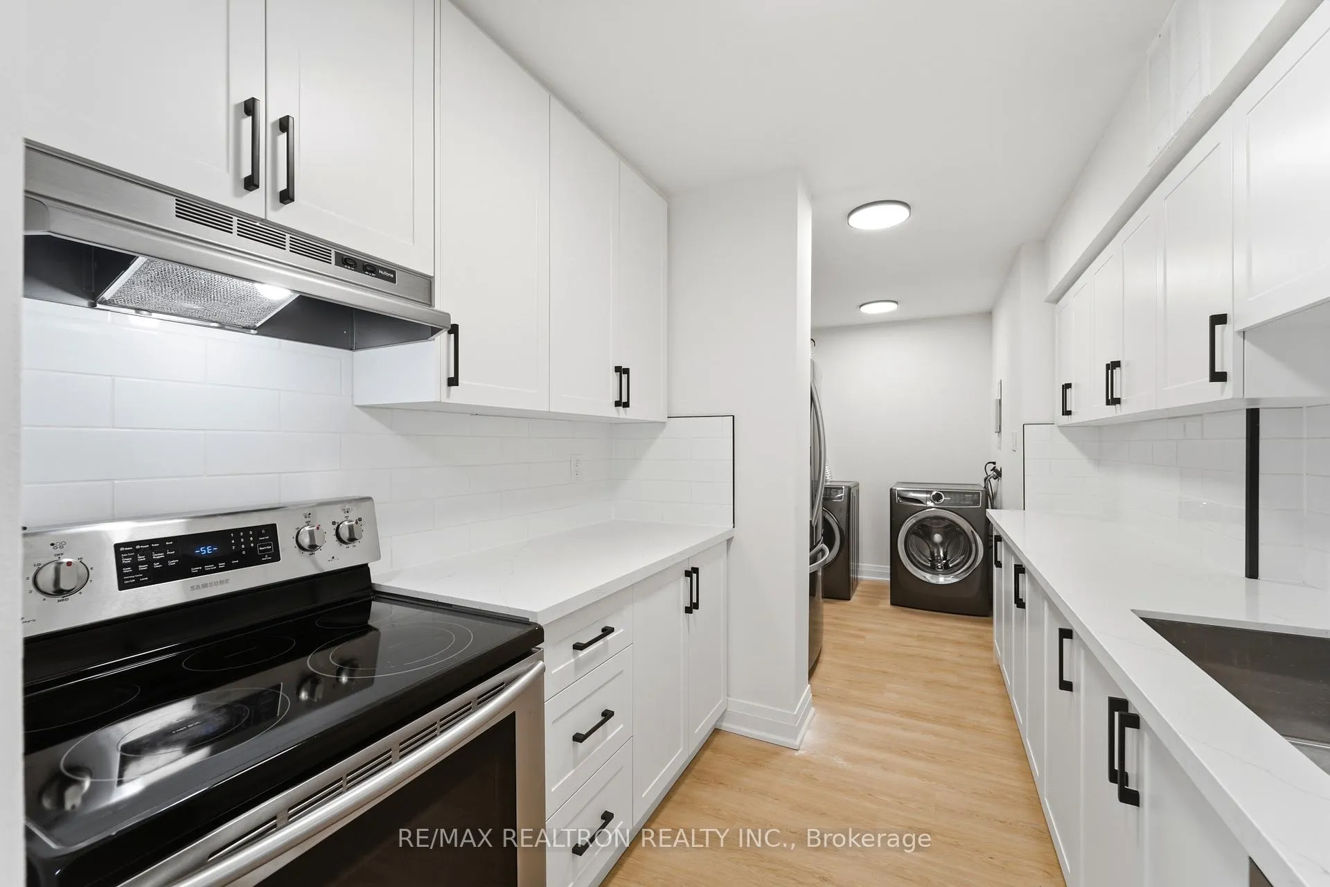 Photo 5 of Unit 1410, 370 Dixon Road, Etobicoke, Kingsview Village-The Westway — HOMEH