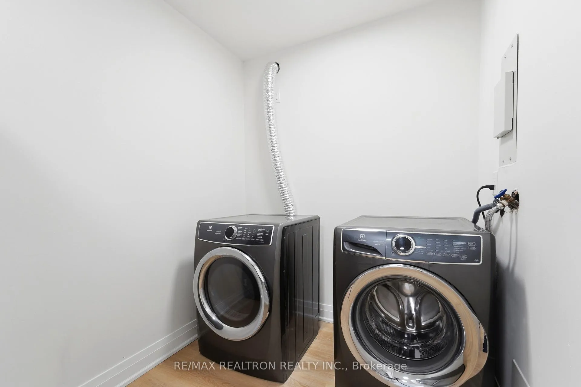 Photo 7 of Unit 1410, 370 Dixon Road, Etobicoke, Kingsview Village-The Westway — HOMEH