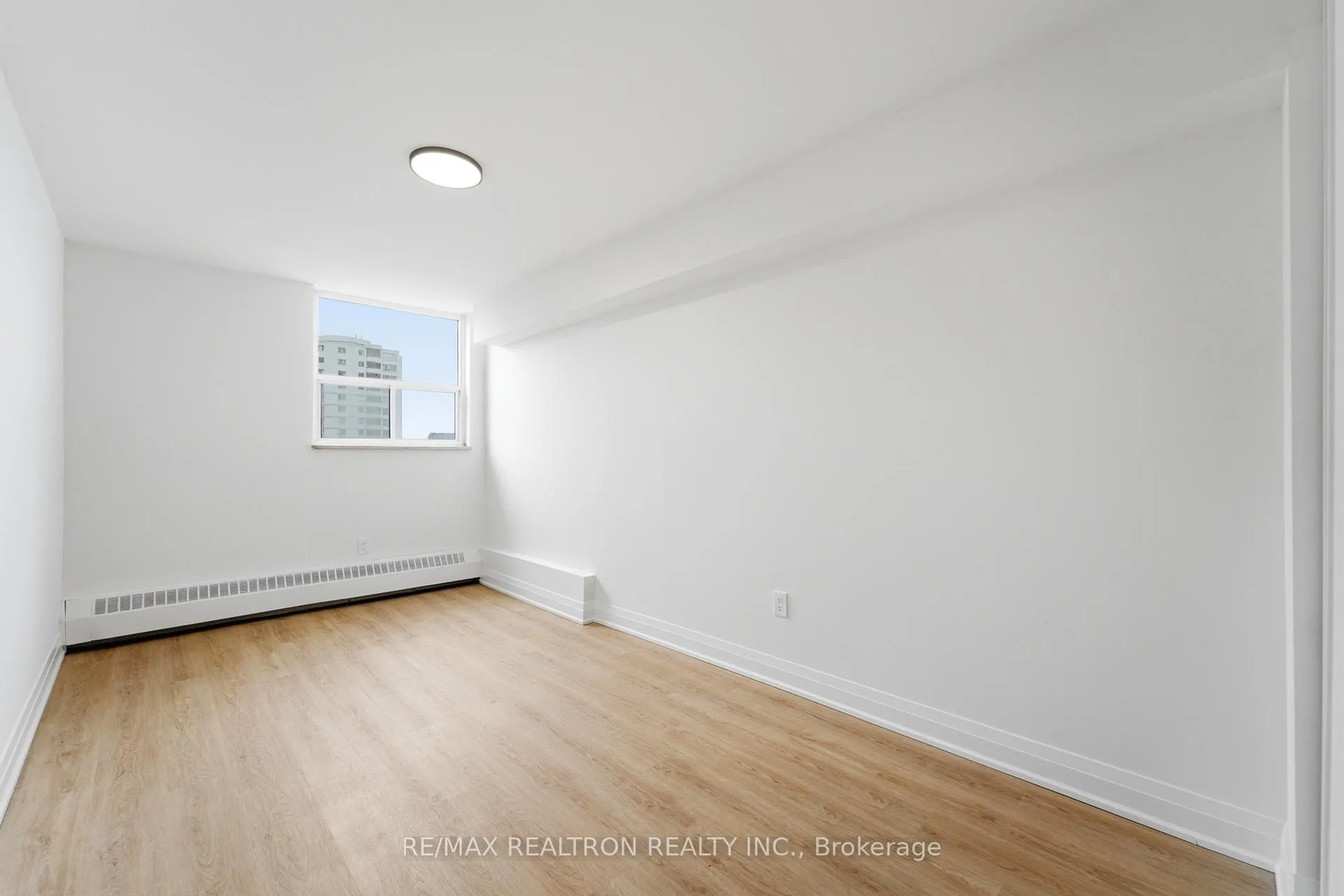 Photo 13 of Unit 1410, 370 Dixon Road, Etobicoke, Kingsview Village-The Westway — HOMEH