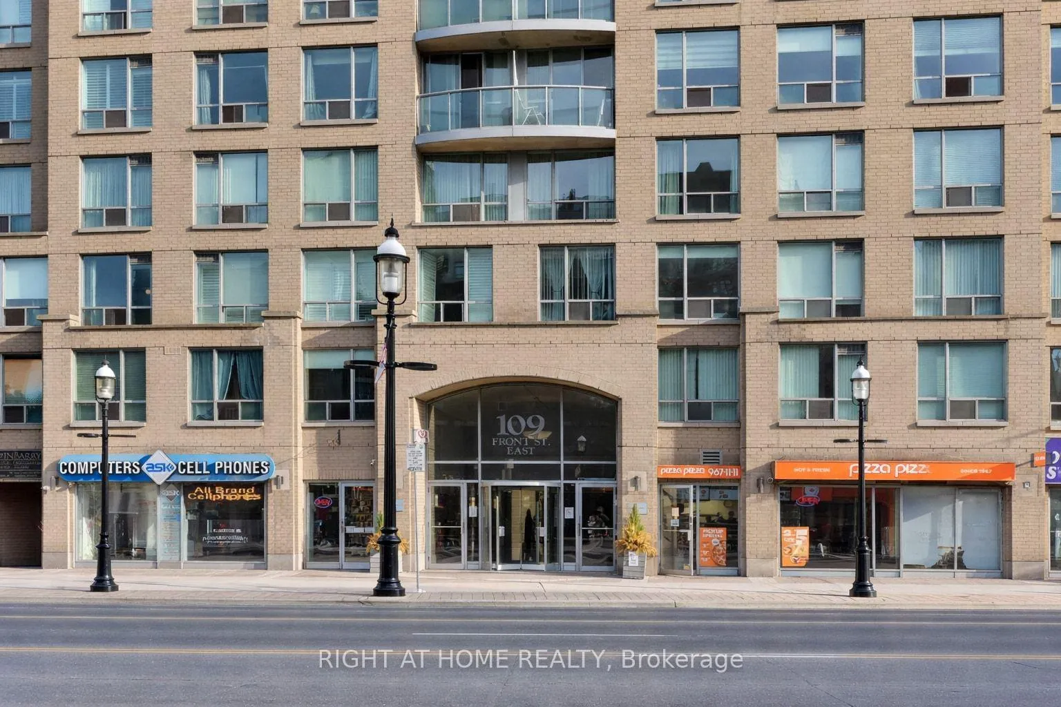 Photo 2 of Unit 534, 109 Front Street E, Toronto, Waterfront Communities — HOMEH