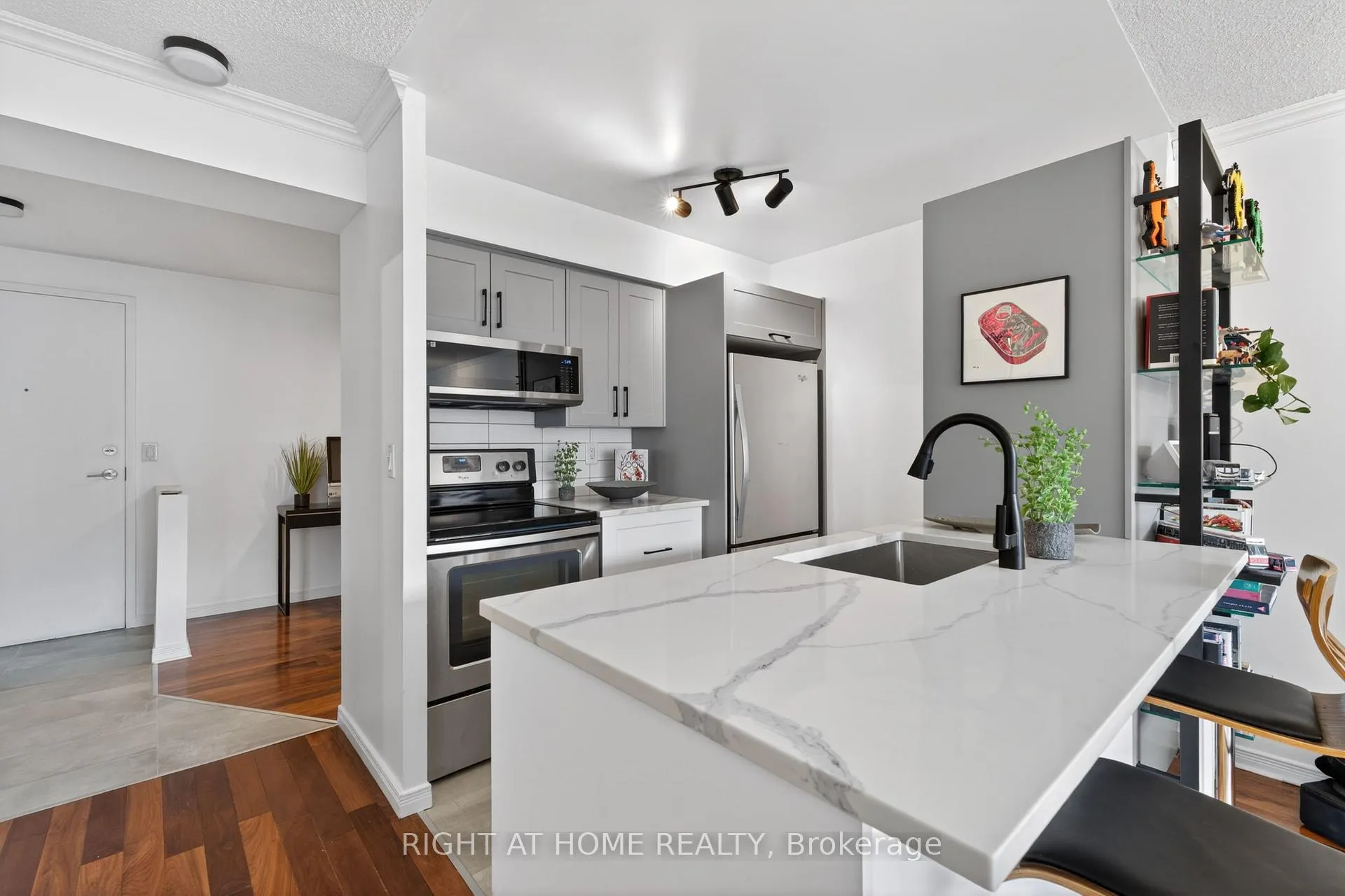 Photo 6 of Unit 534, 109 Front Street E, Toronto, Waterfront Communities — HOMEH