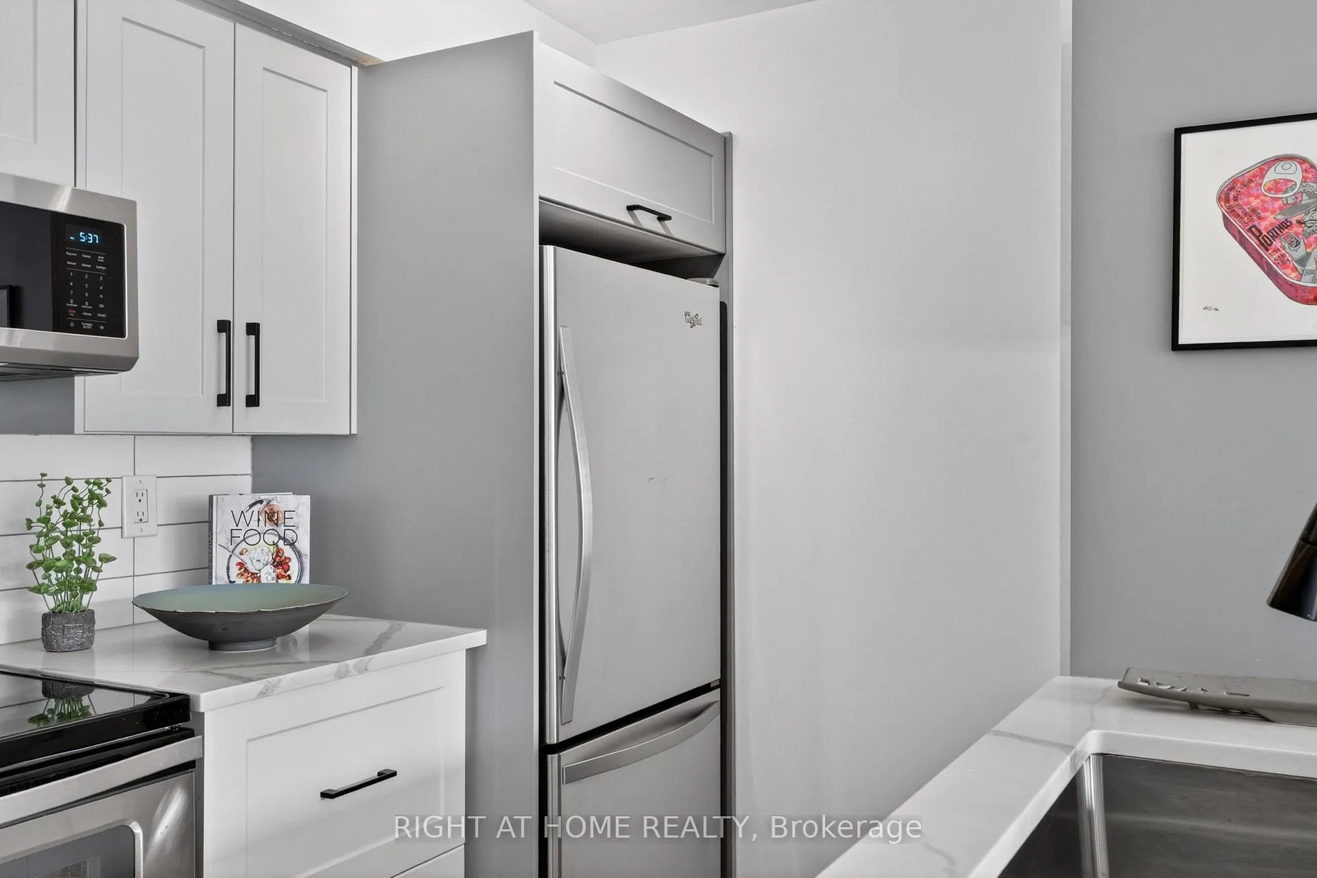 Photo 10 of Unit 534, 109 Front Street E, Toronto, Waterfront Communities — HOMEH