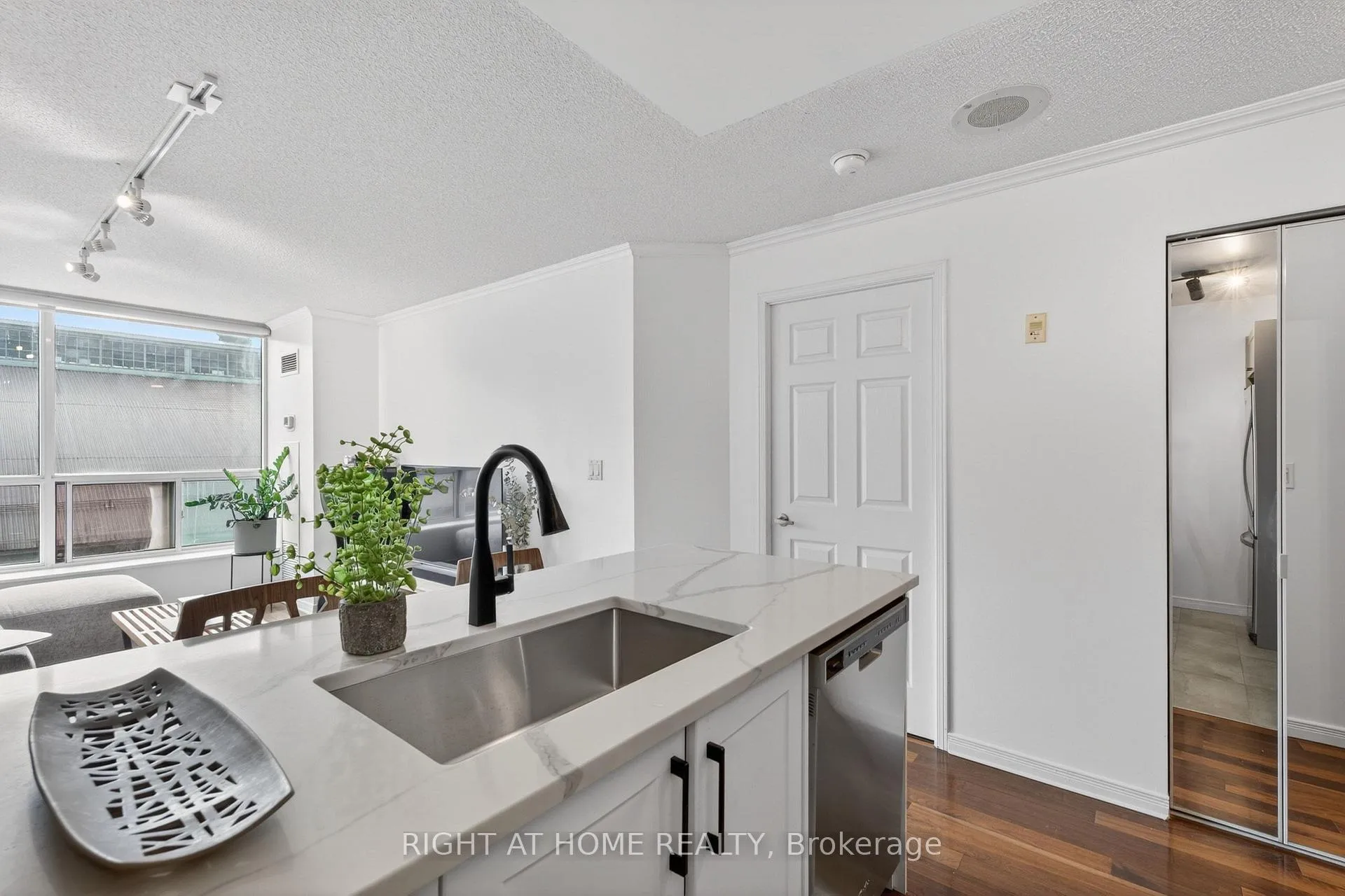 Photo 14 of Unit 534, 109 Front Street E, Toronto, Waterfront Communities — HOMEH