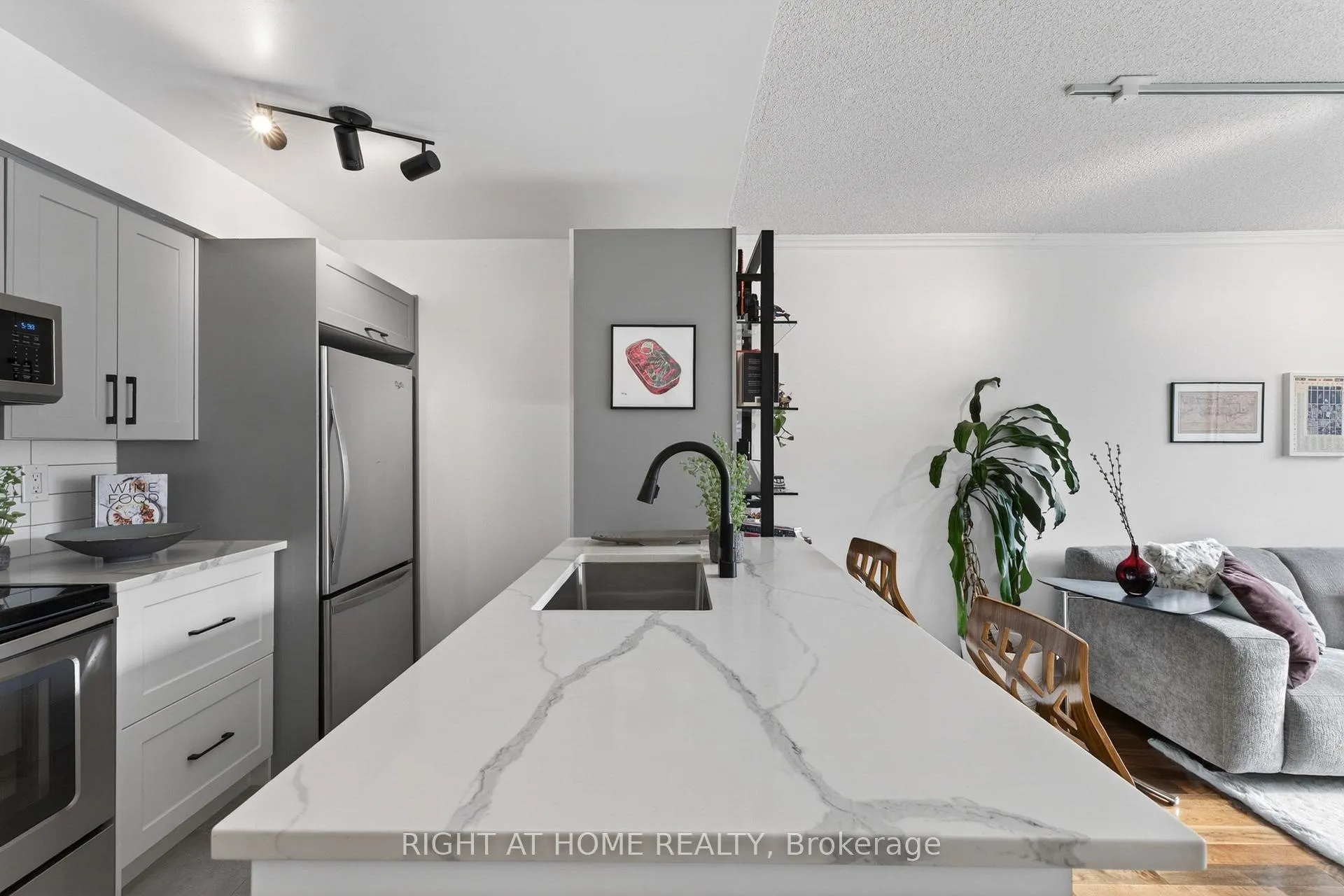 Photo 15 of Unit 534, 109 Front Street E, Toronto, Waterfront Communities — HOMEH