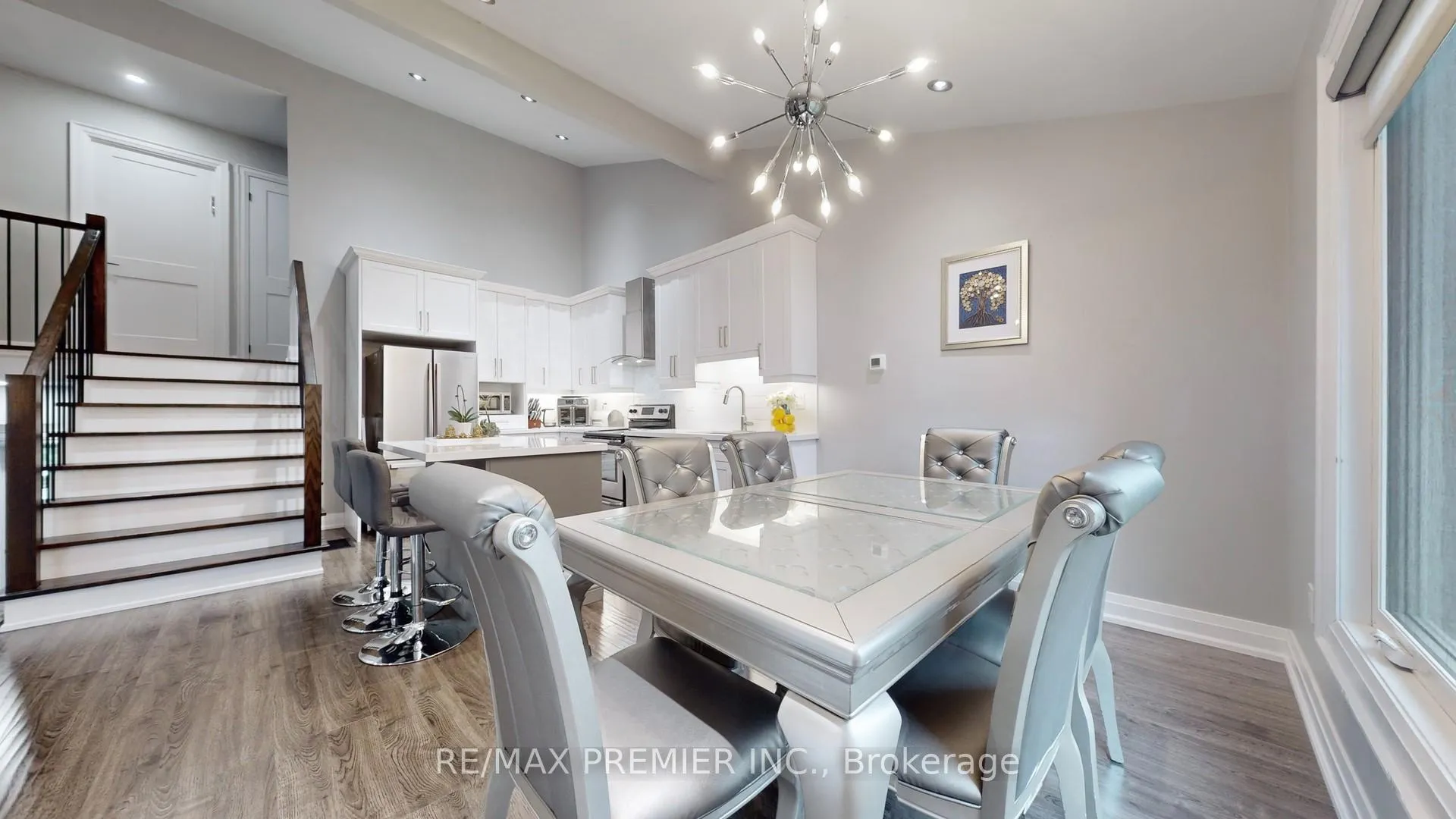 Photo 4 of 75 Fox Run, Barrie, Letitia Heights — HOMEH