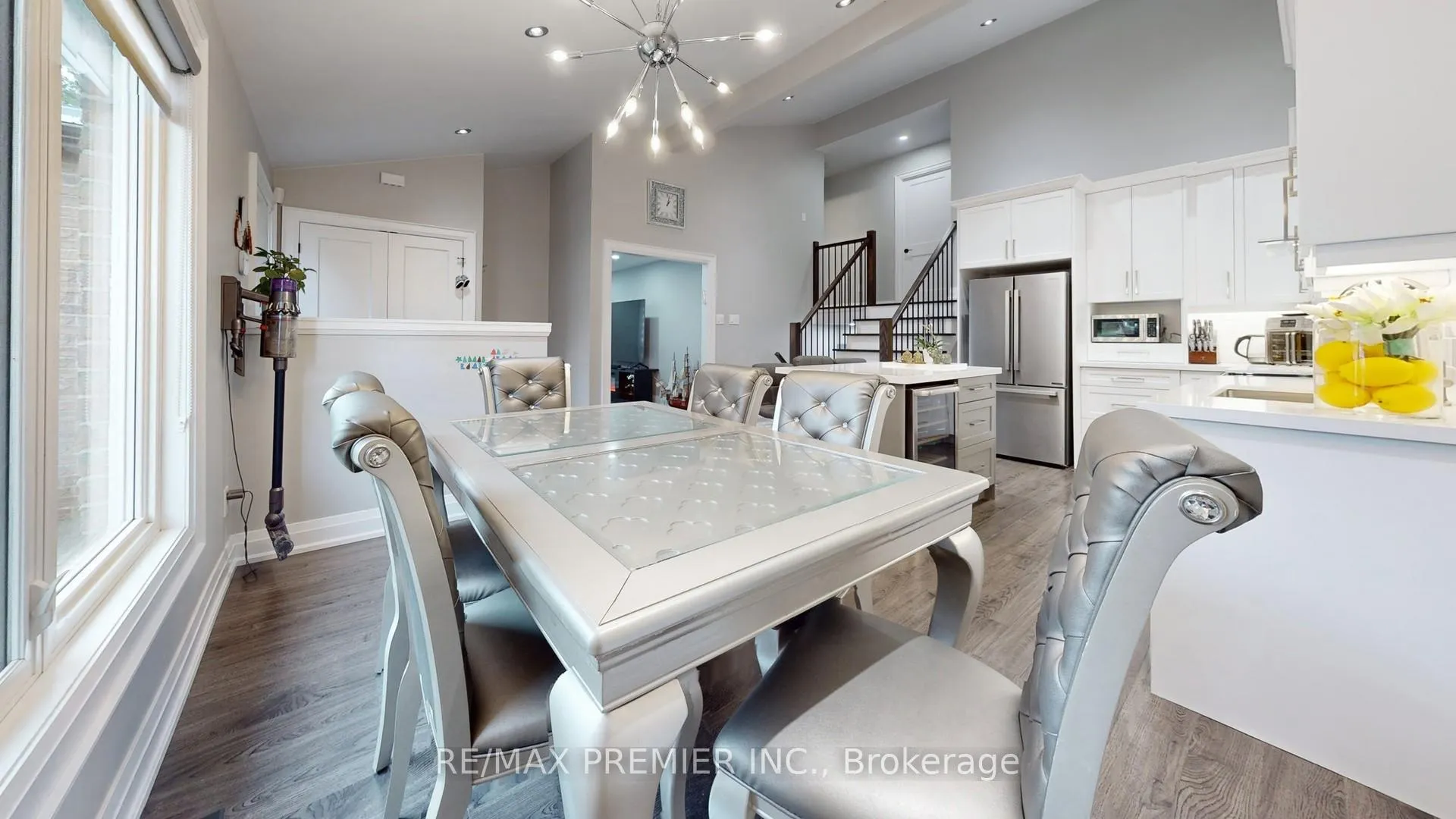 Photo 6 of 75 Fox Run, Barrie, Letitia Heights — HOMEH