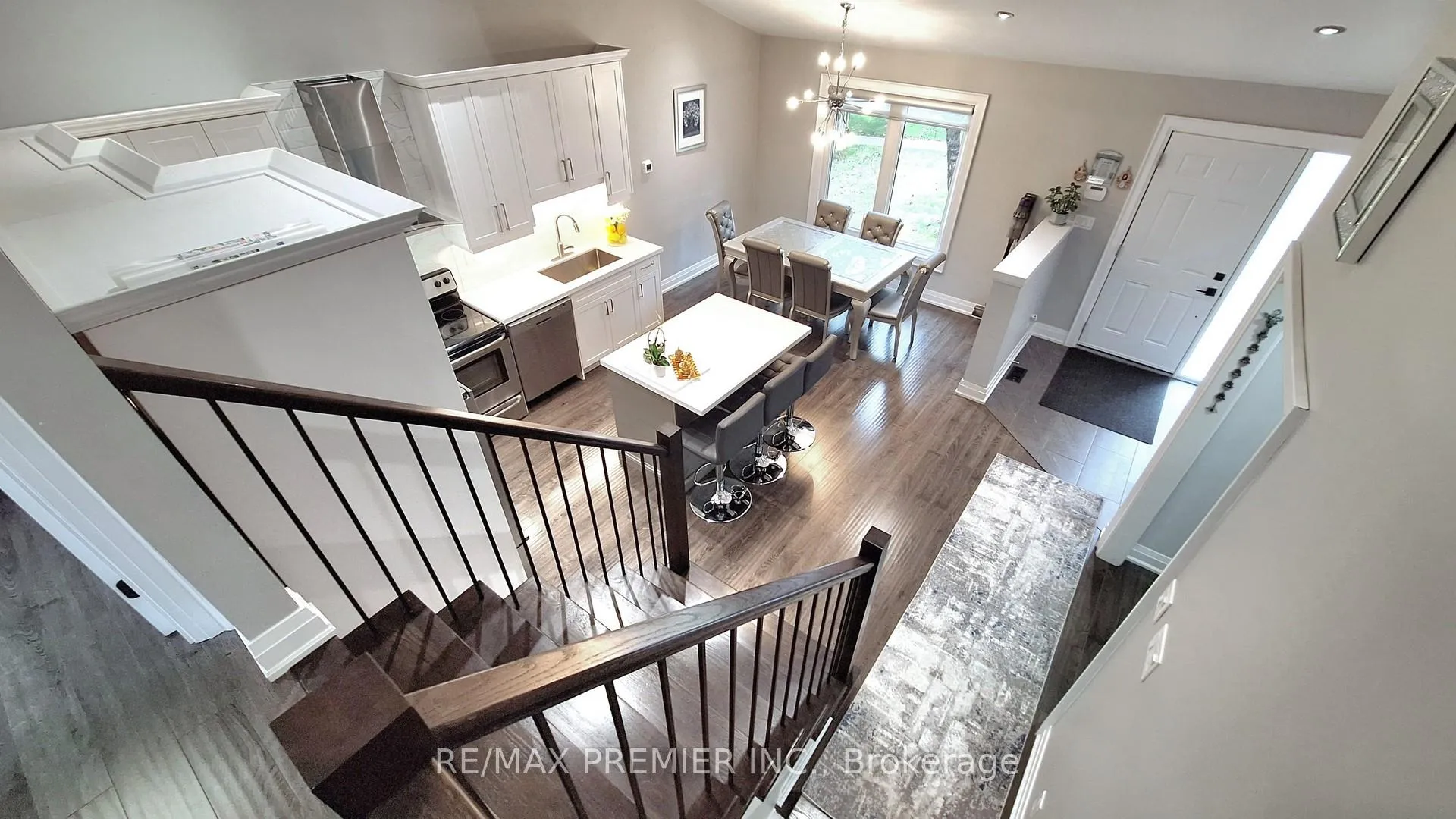 Photo 13 of 75 Fox Run, Barrie, Letitia Heights — HOMEH