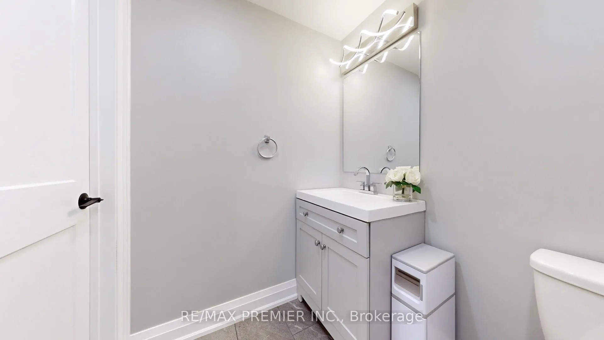 Photo 27 of 75 Fox Run, Barrie, Letitia Heights — HOMEH