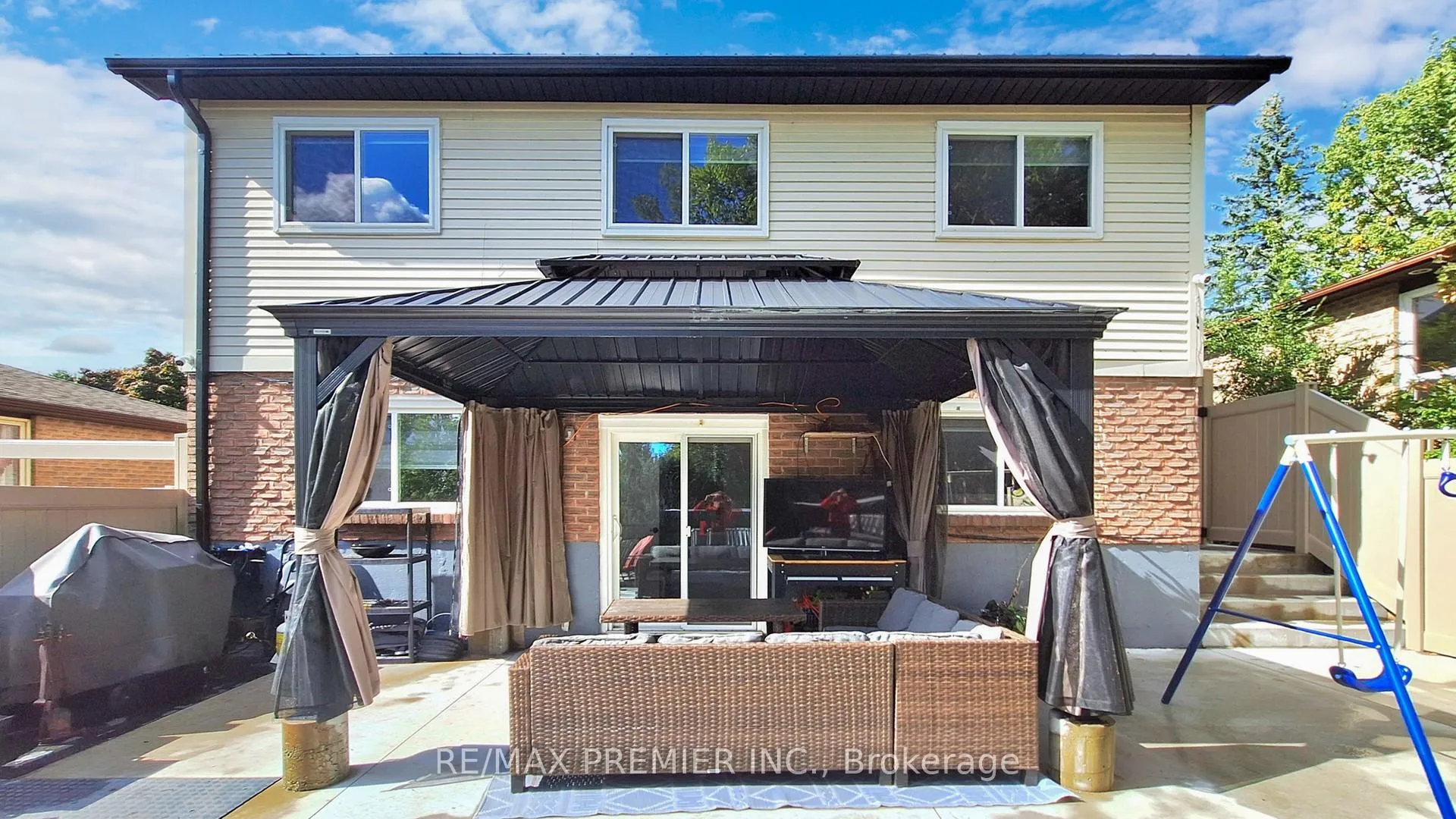 Photo 30 of 75 Fox Run, Barrie, Letitia Heights — HOMEH