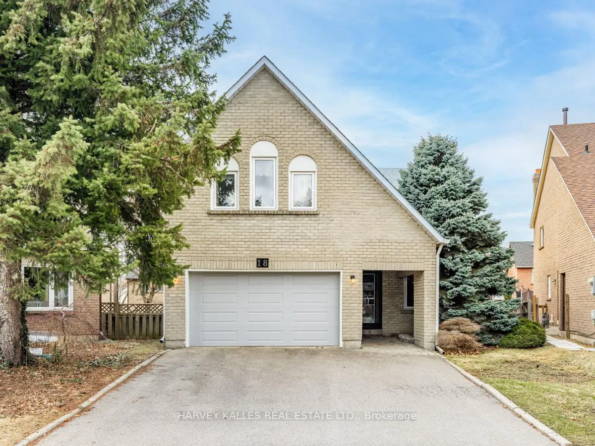 Front of 18 Finlayson Court W