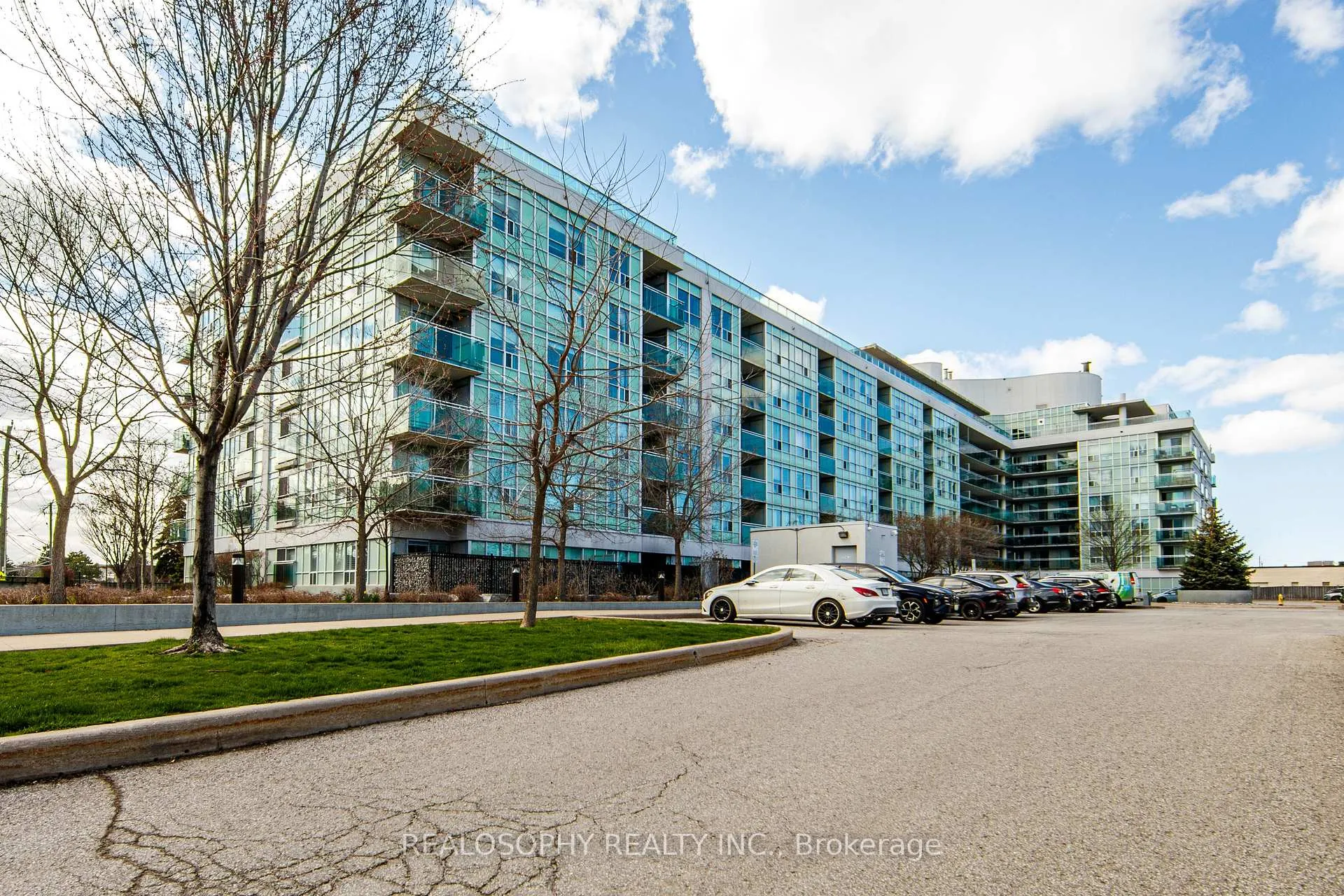 Front of Unit 421, 60 Fairfax Crescent