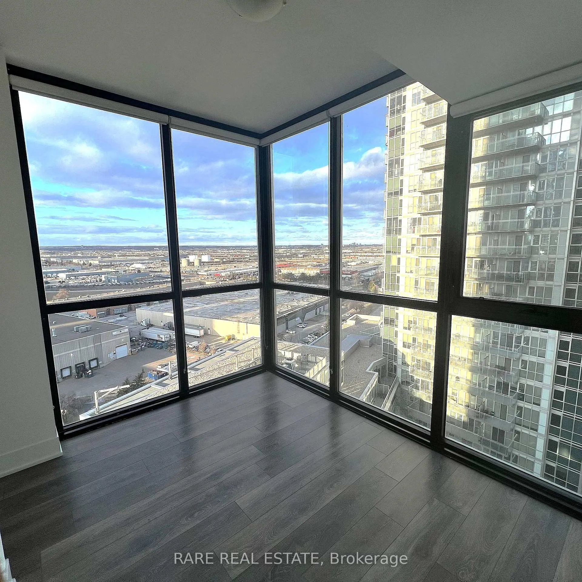 Photo 13 of Unit 1308, 2916 Highway 7 Road, Vaughan, Concord — HOMEH