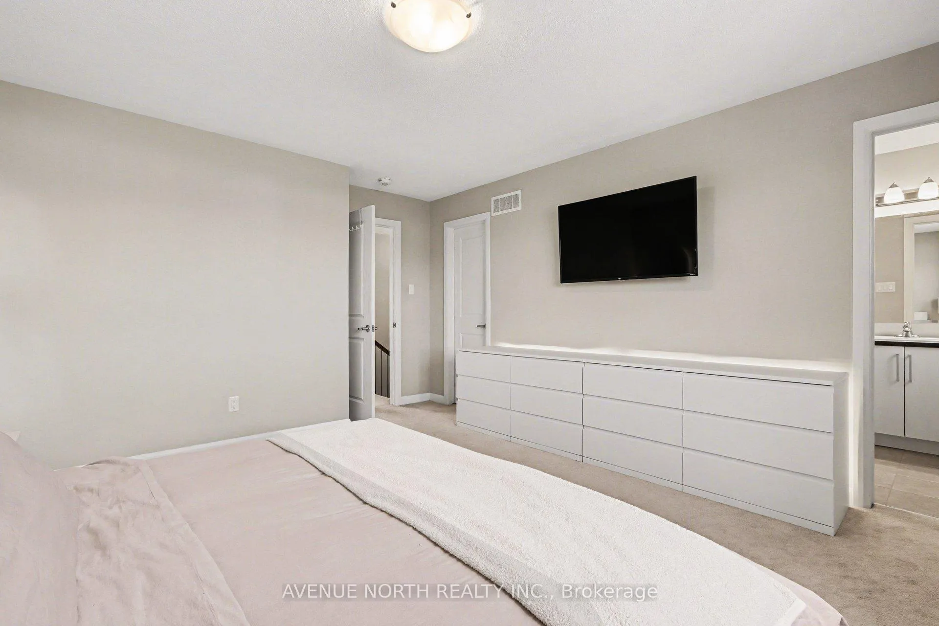Photo 11 of 159 Bending Way, Ottawa, Barrhaven - Hearts Desire — HOMEH