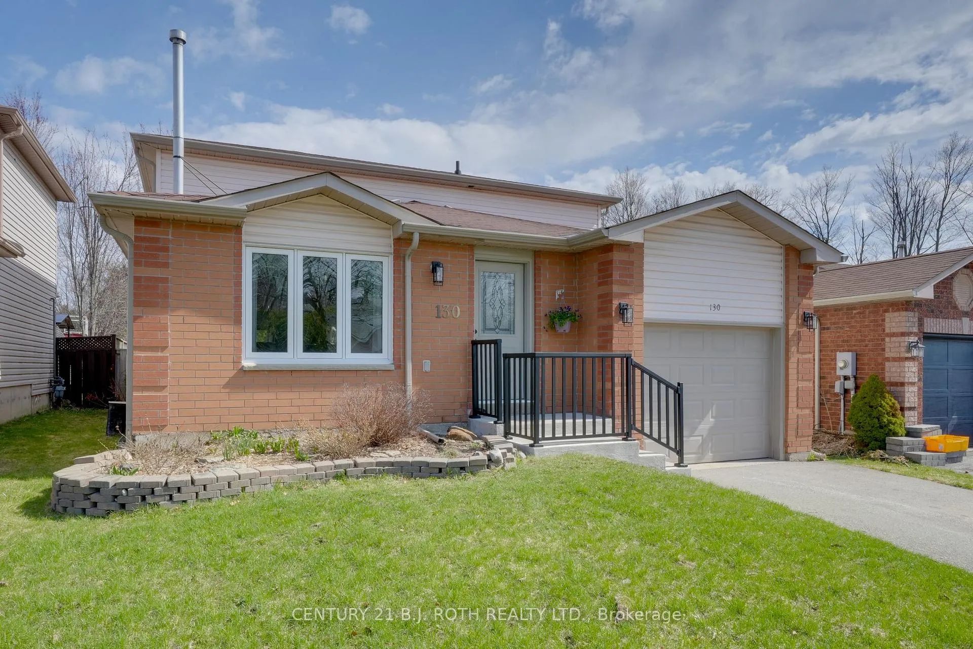 Photo 1 of 130 Athabaska Road, Barrie, Holly — HOMEH