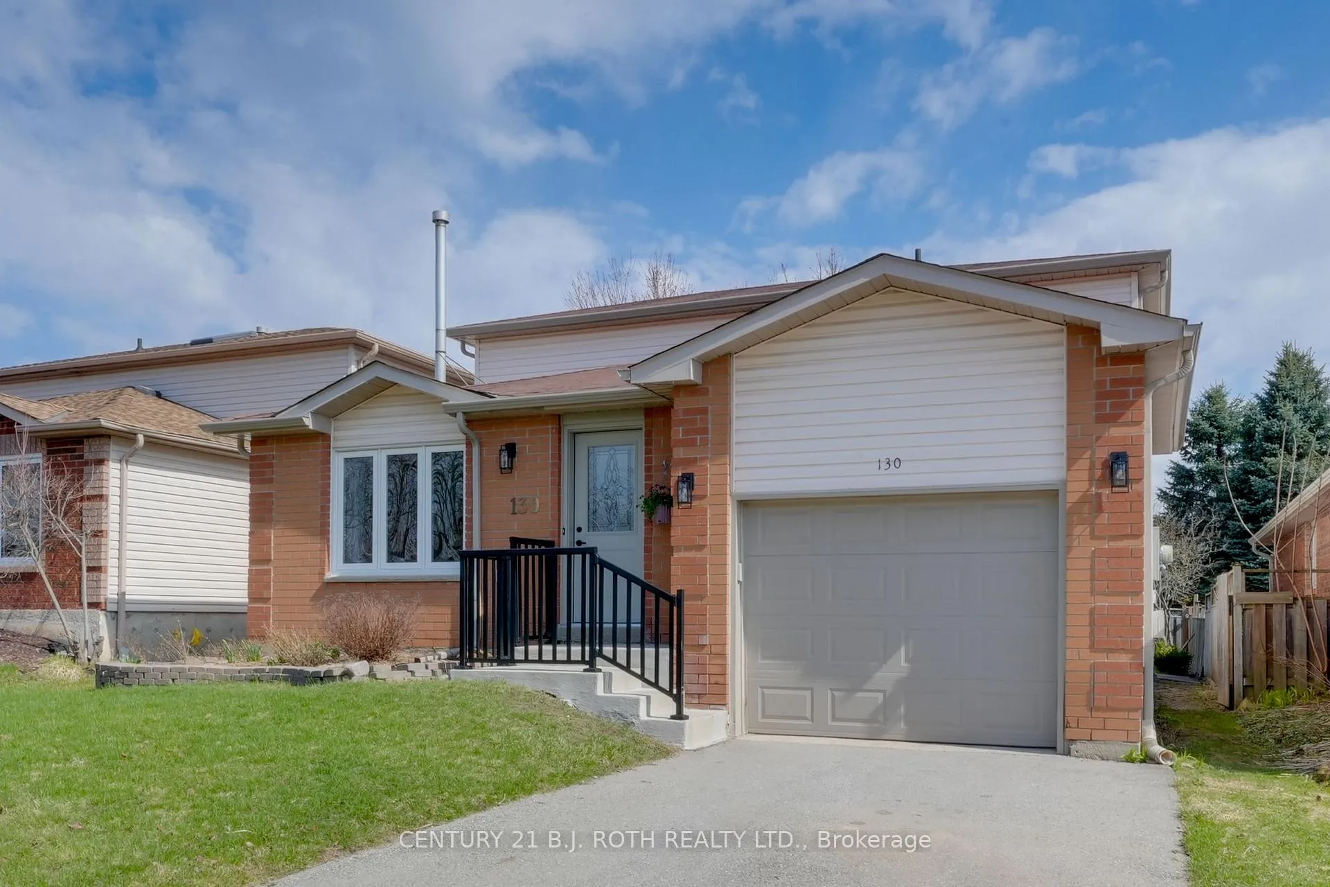 Photo 2 of 130 Athabaska Road, Barrie, Holly — HOMEH