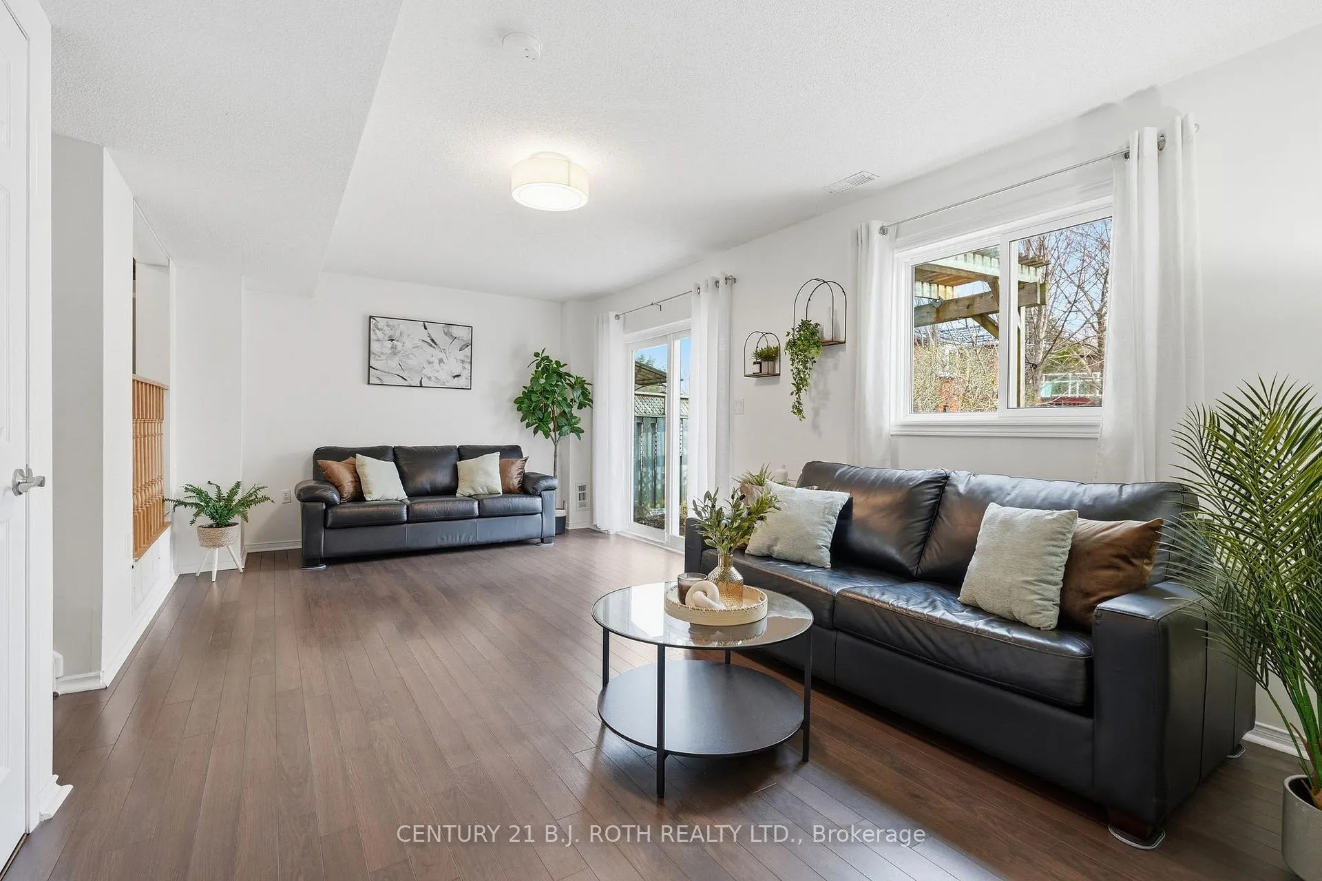 Photo 13 of 130 Athabaska Road, Barrie, Holly — HOMEH