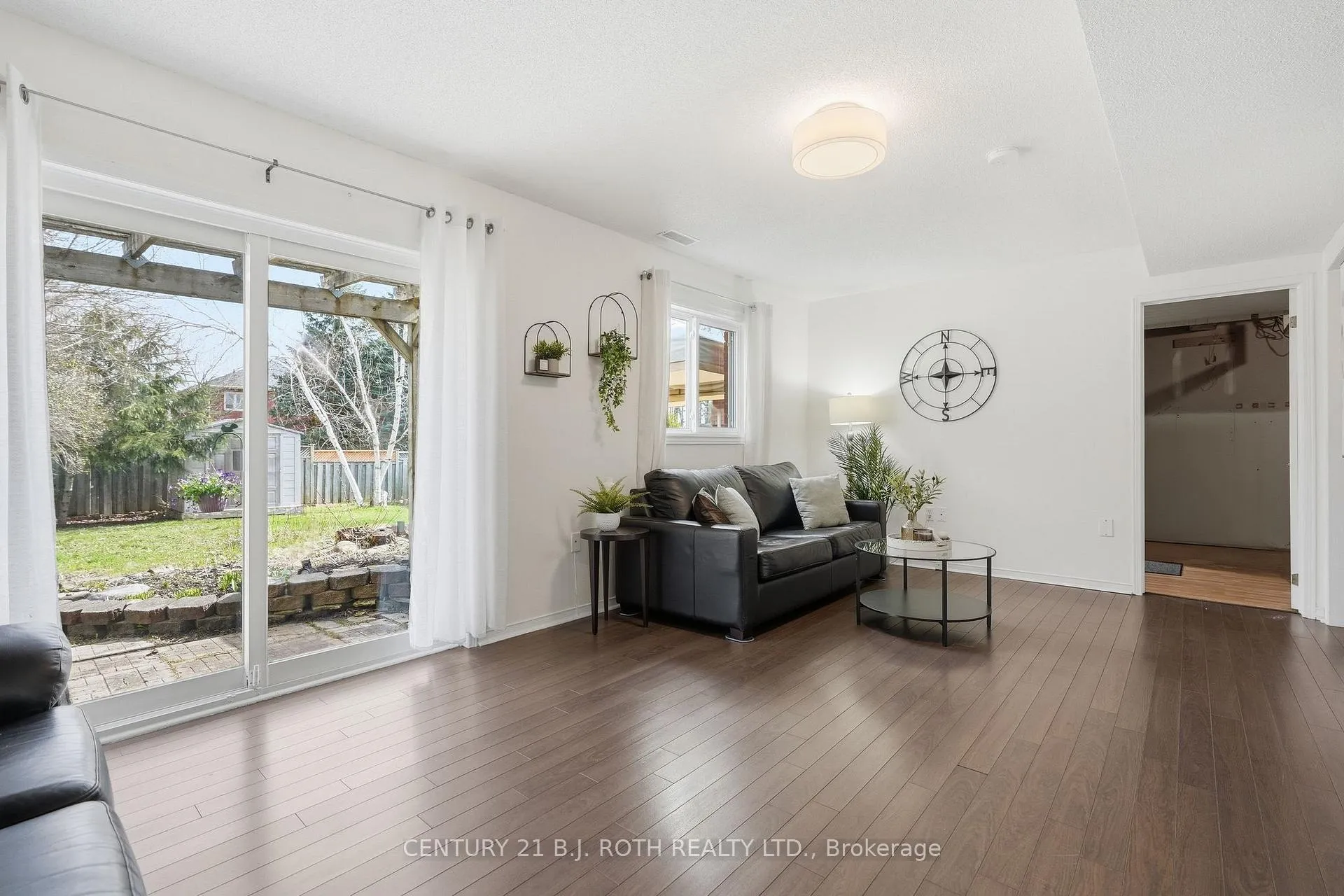 Photo 15 of 130 Athabaska Road, Barrie, Holly — HOMEH