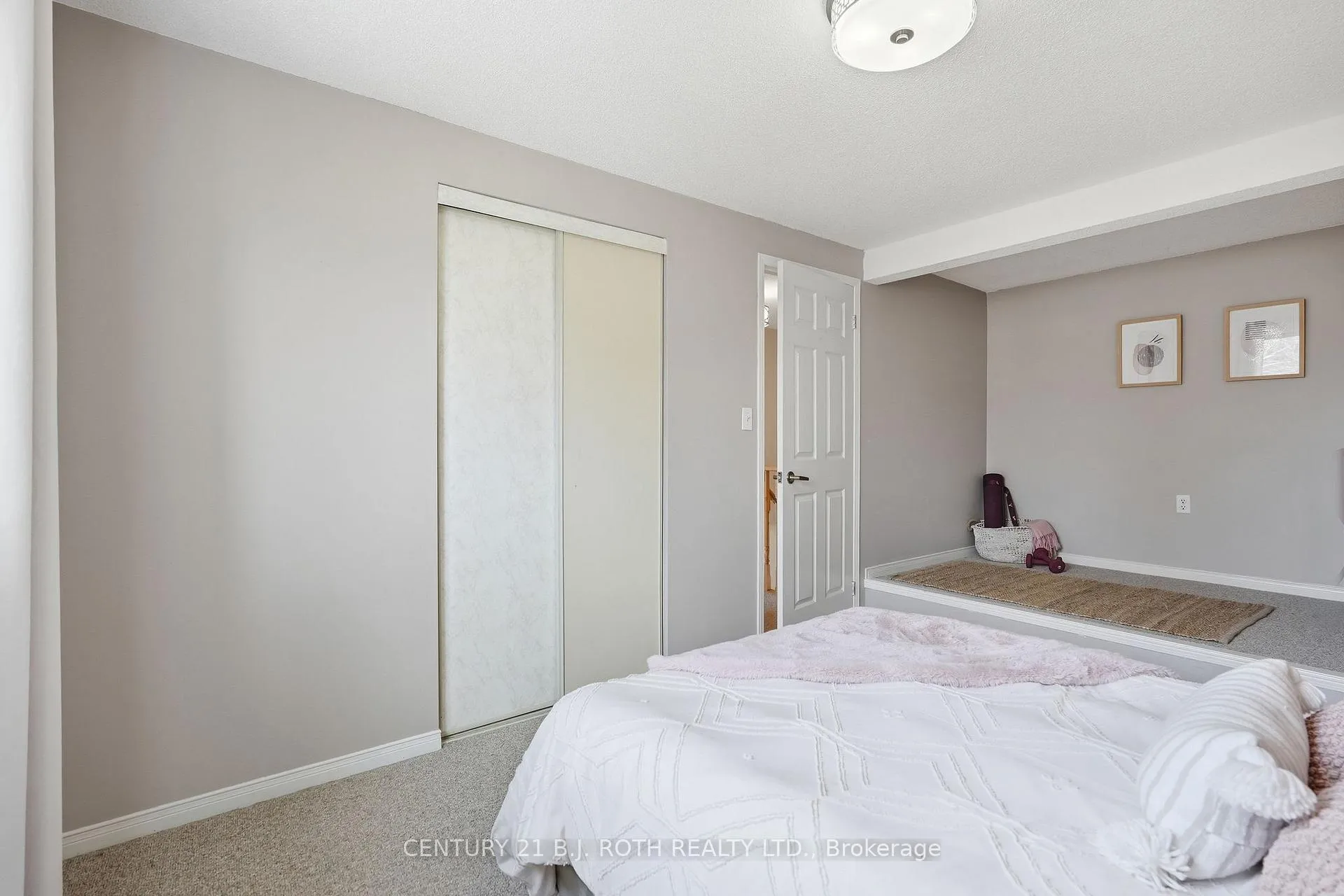 Photo 26 of 130 Athabaska Road, Barrie, Holly — HOMEH