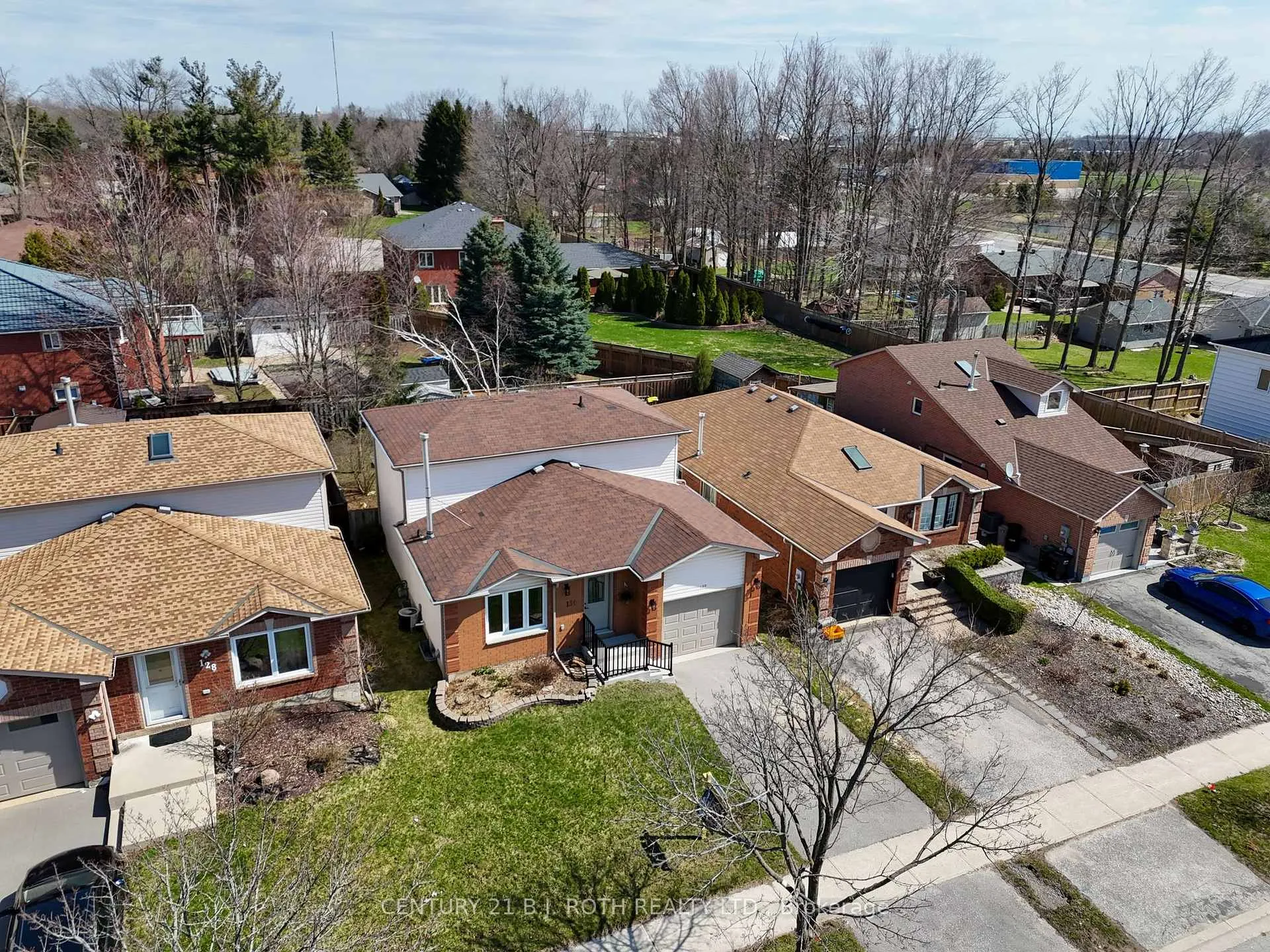 Photo 42 of 130 Athabaska Road, Barrie, Holly — HOMEH