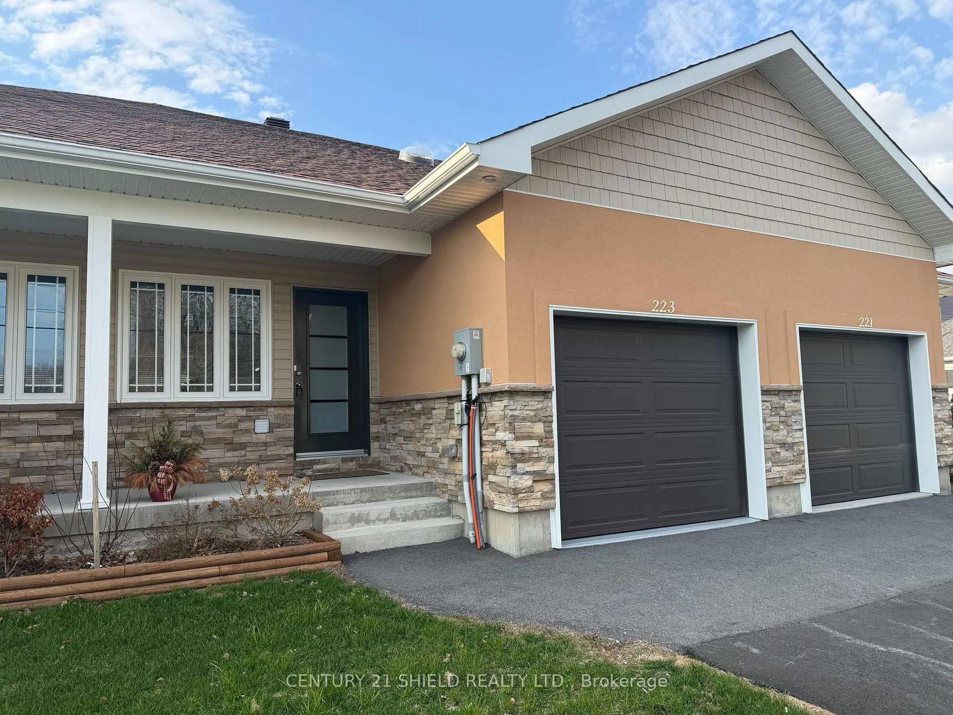 Photo 1 of 223 Third Street W, Cornwall — HOMEH