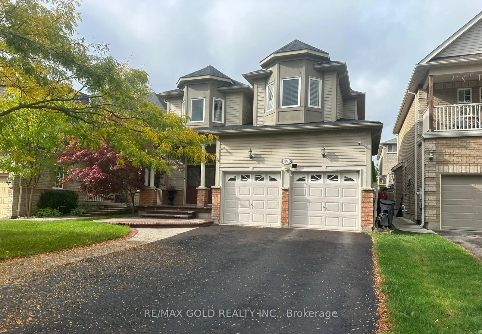 Photo 1 of 28 Sovereign's Gate, Barrie, Innis-Shore — HOMEH