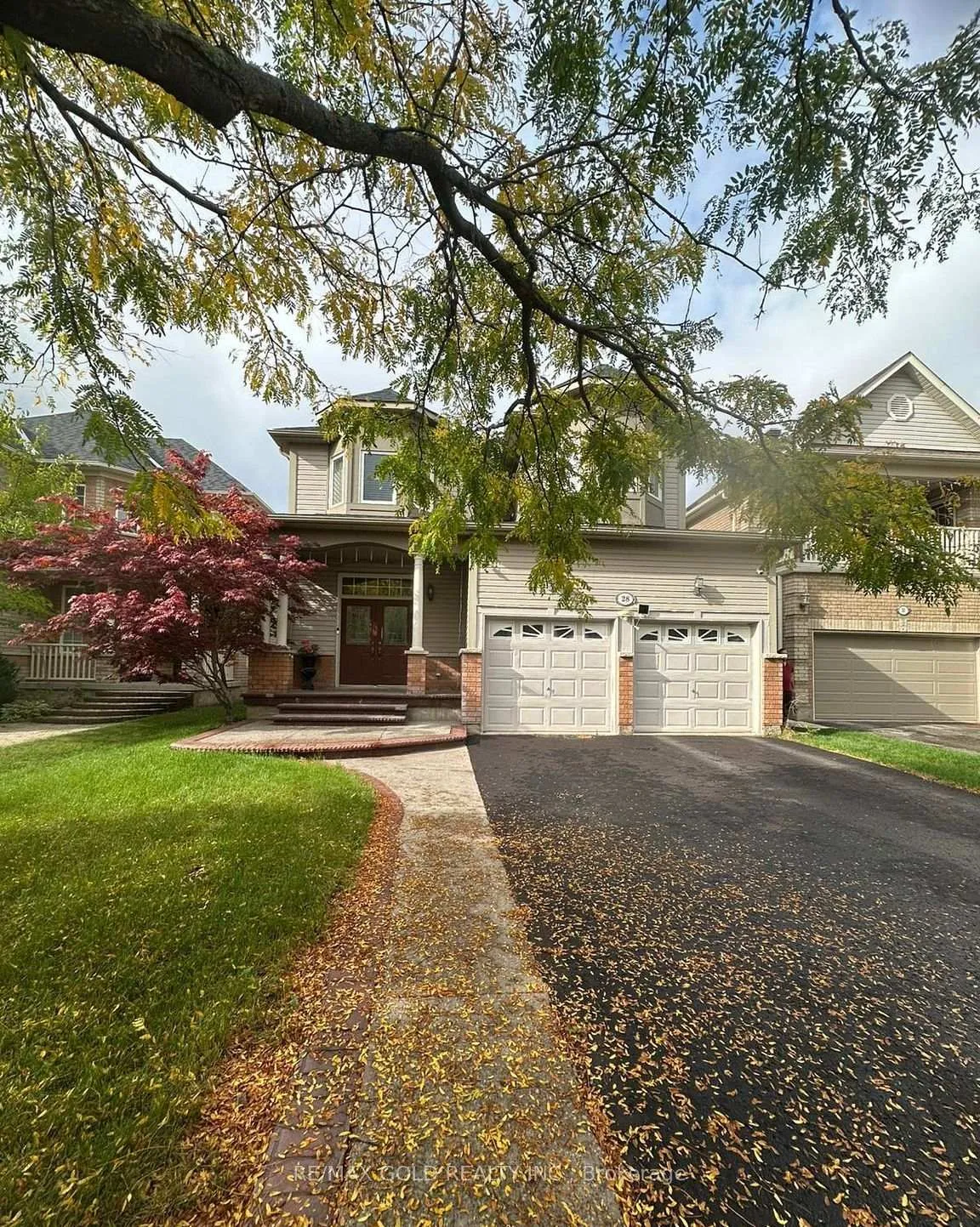 Photo 2 of 28 Sovereign's Gate, Barrie, Innis-Shore — HOMEH
