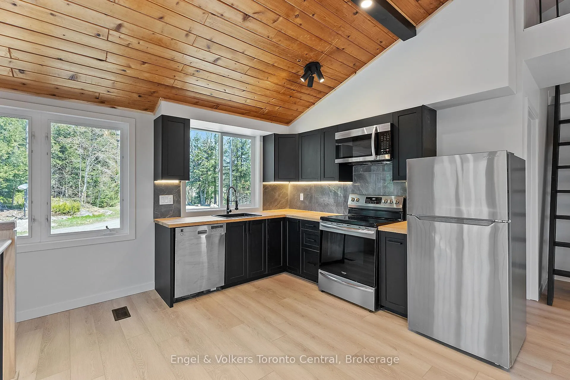 Photo 11 of 1457 Lake Joseph Road, Seguin — HOMEH