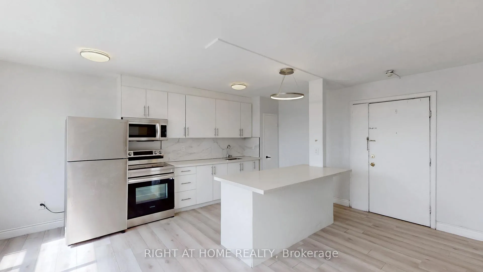 Front of Unit 314, 896 Eglinton Avenue E