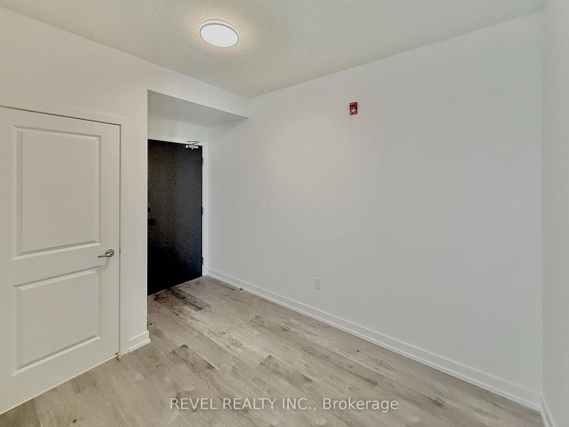 Photo 3 of Unit 318, 1010 Dundas Street E, Whitby, Pringle Creek — HOMEH