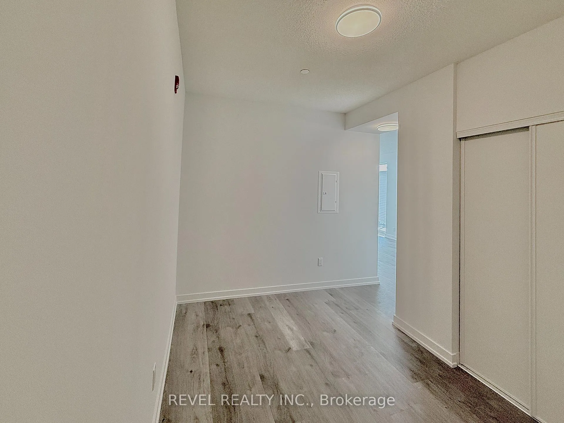 Photo 4 of Unit 318, 1010 Dundas Street E, Whitby, Pringle Creek — HOMEH