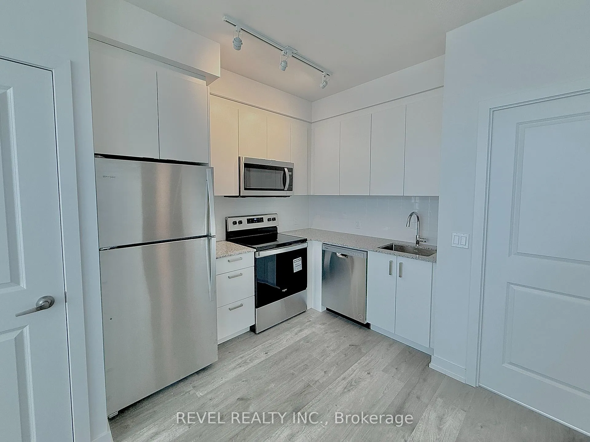 Photo 7 of Unit 318, 1010 Dundas Street E, Whitby, Pringle Creek — HOMEH