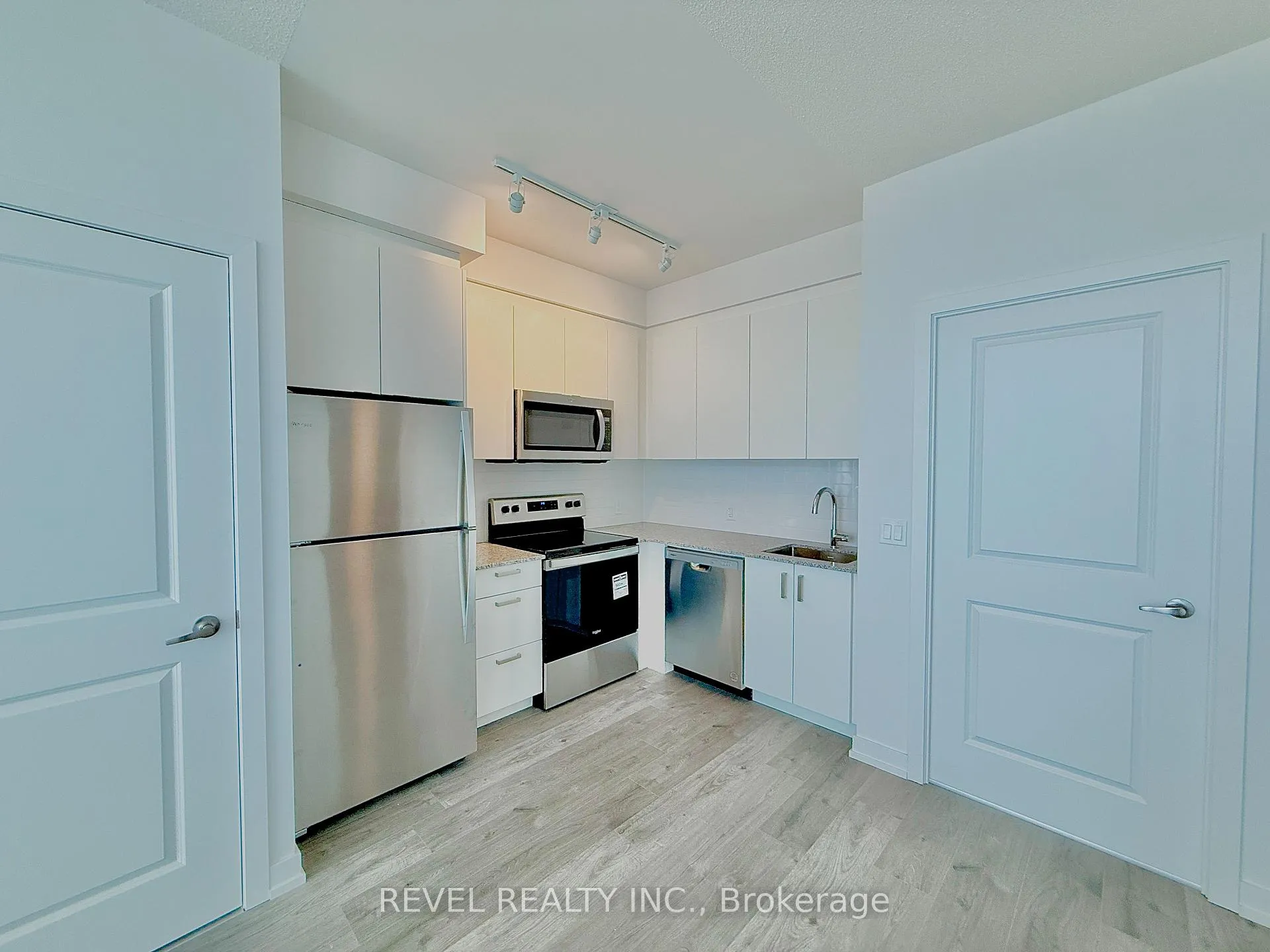 Photo 8 of Unit 318, 1010 Dundas Street E, Whitby, Pringle Creek — HOMEH
