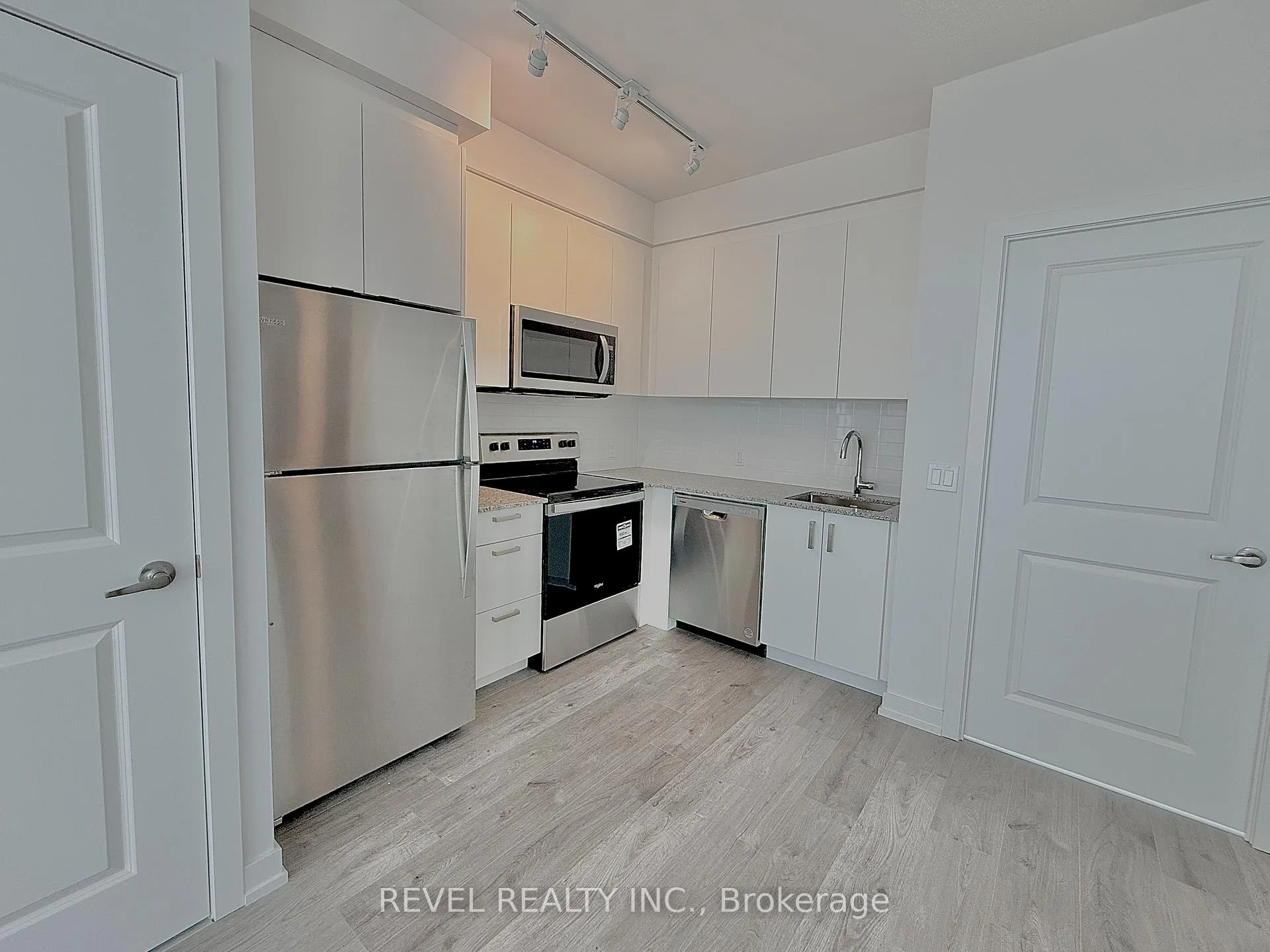 Photo 13 of Unit 318, 1010 Dundas Street E, Whitby, Pringle Creek — HOMEH